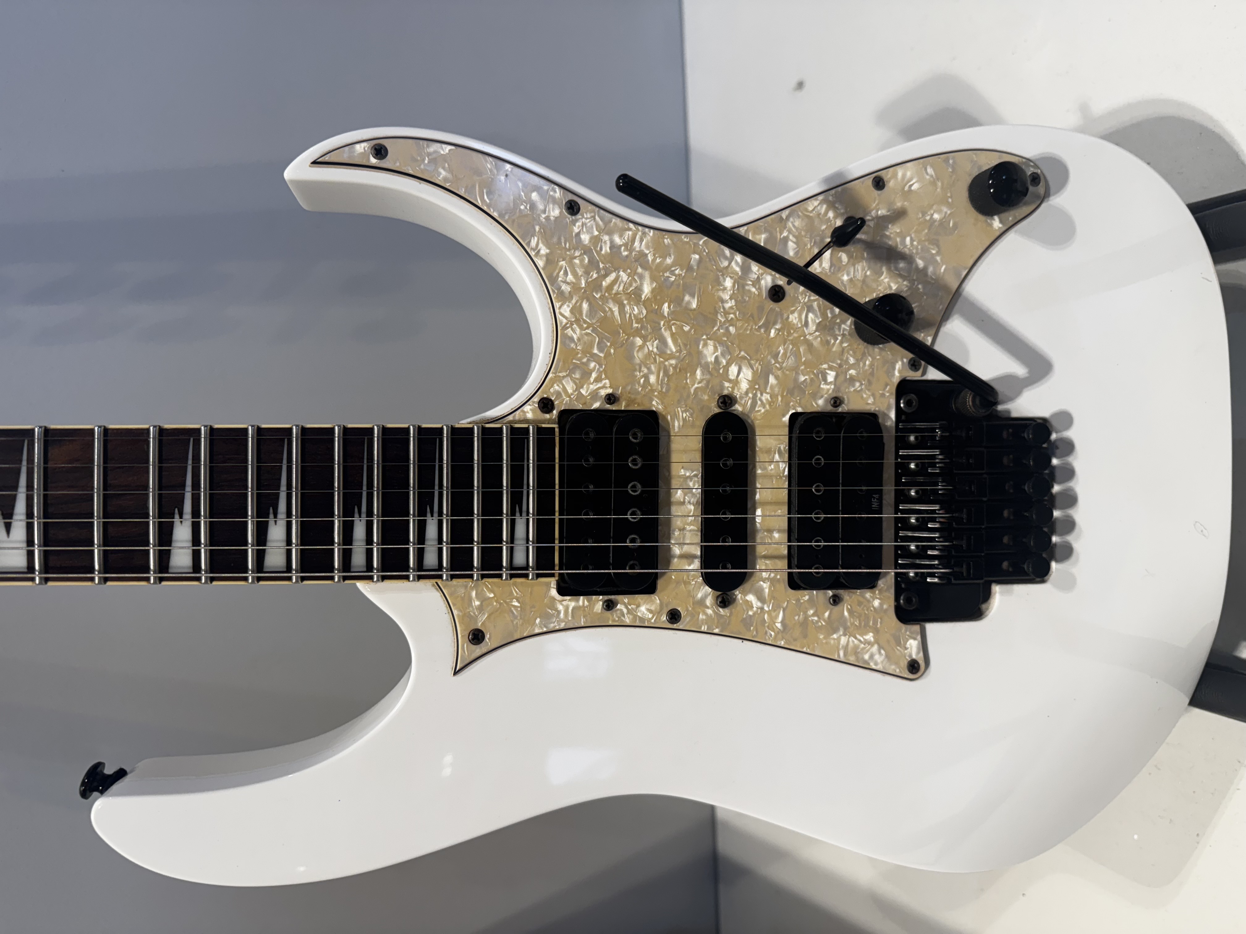 İbanez RG350DXZ Elektro Gitar 4