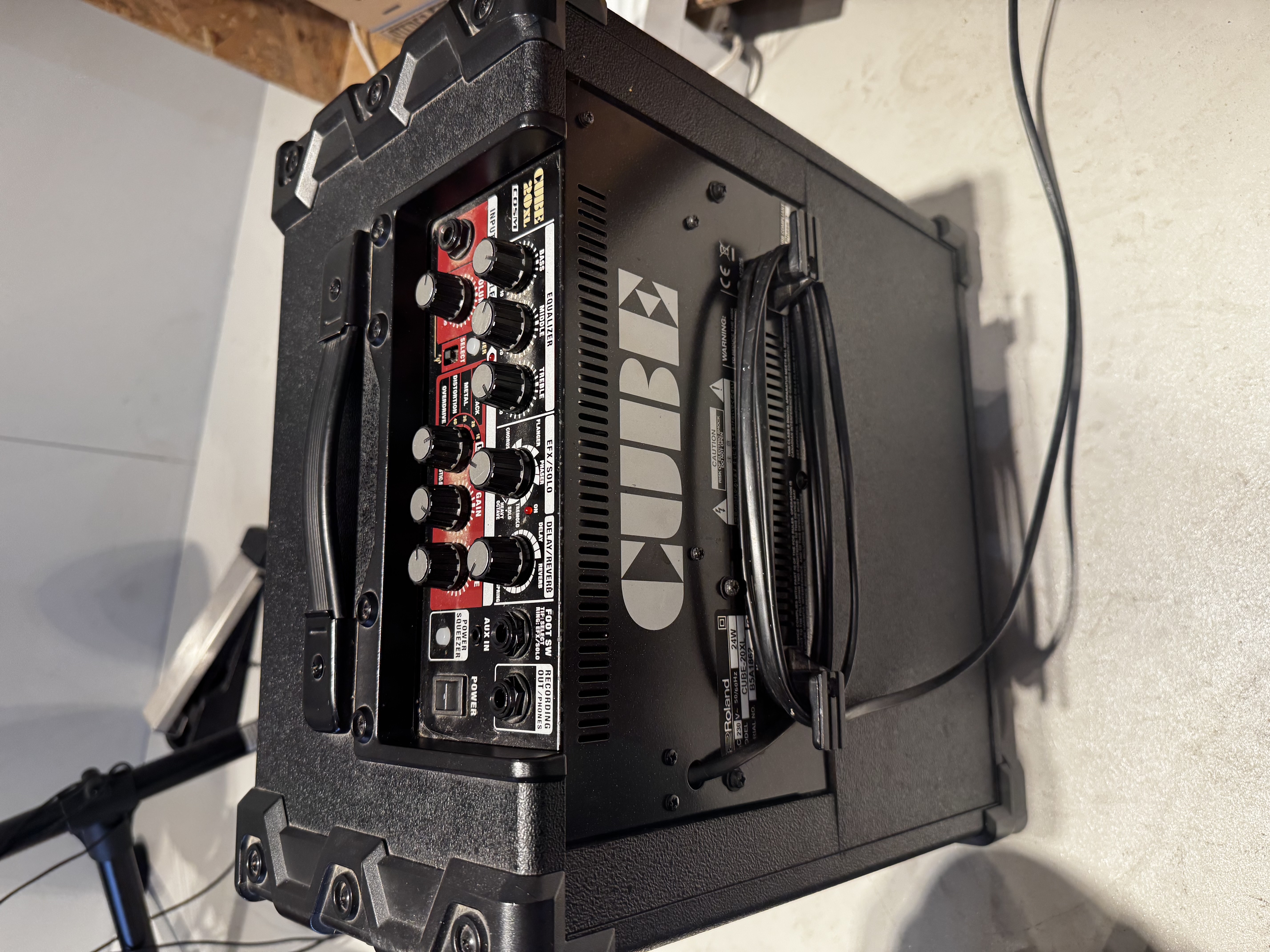 Roland Cube 20XL Elektro Gitar Amfisi 3