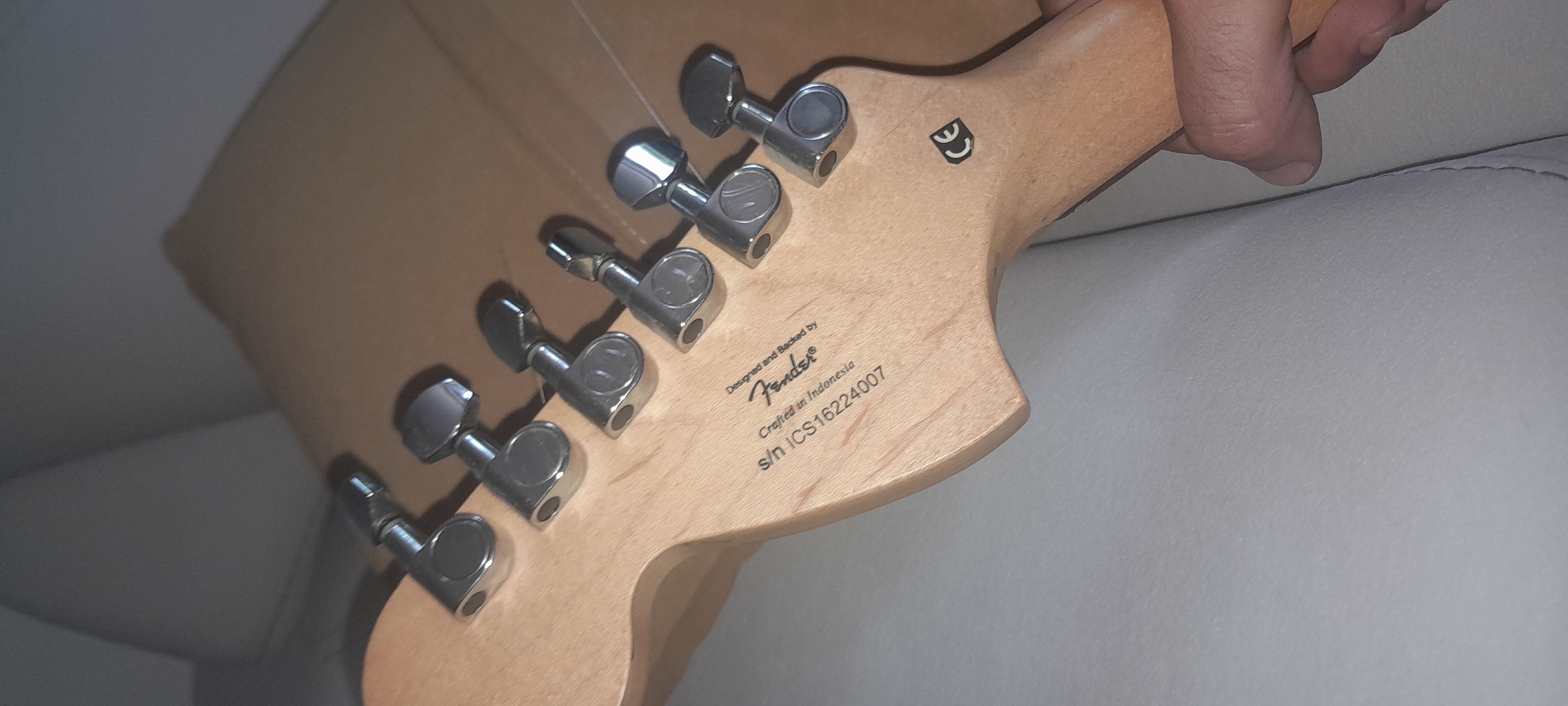 Squier Affinity Stratocaster 8