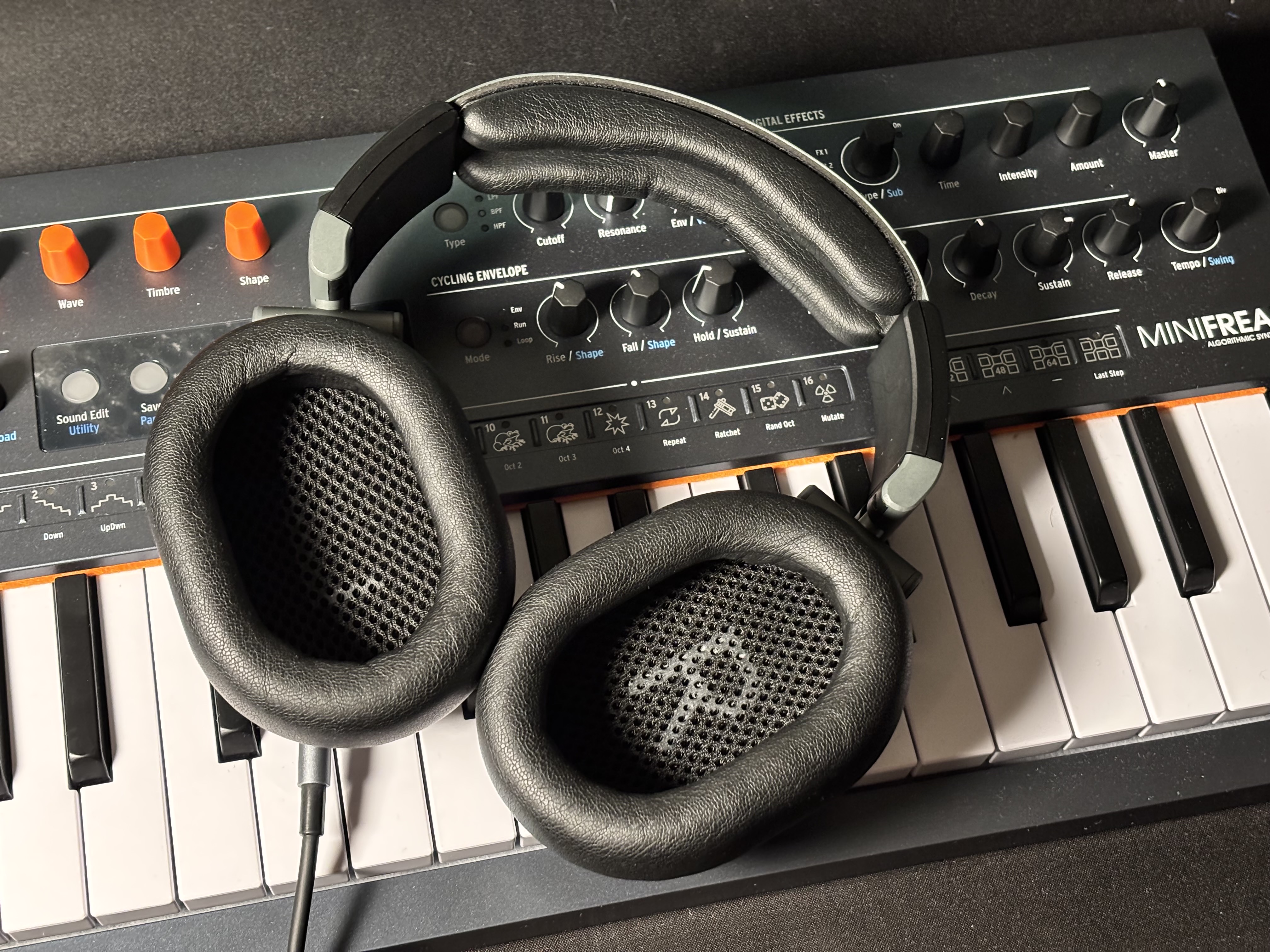 Austrian Audio Hi-X55 3