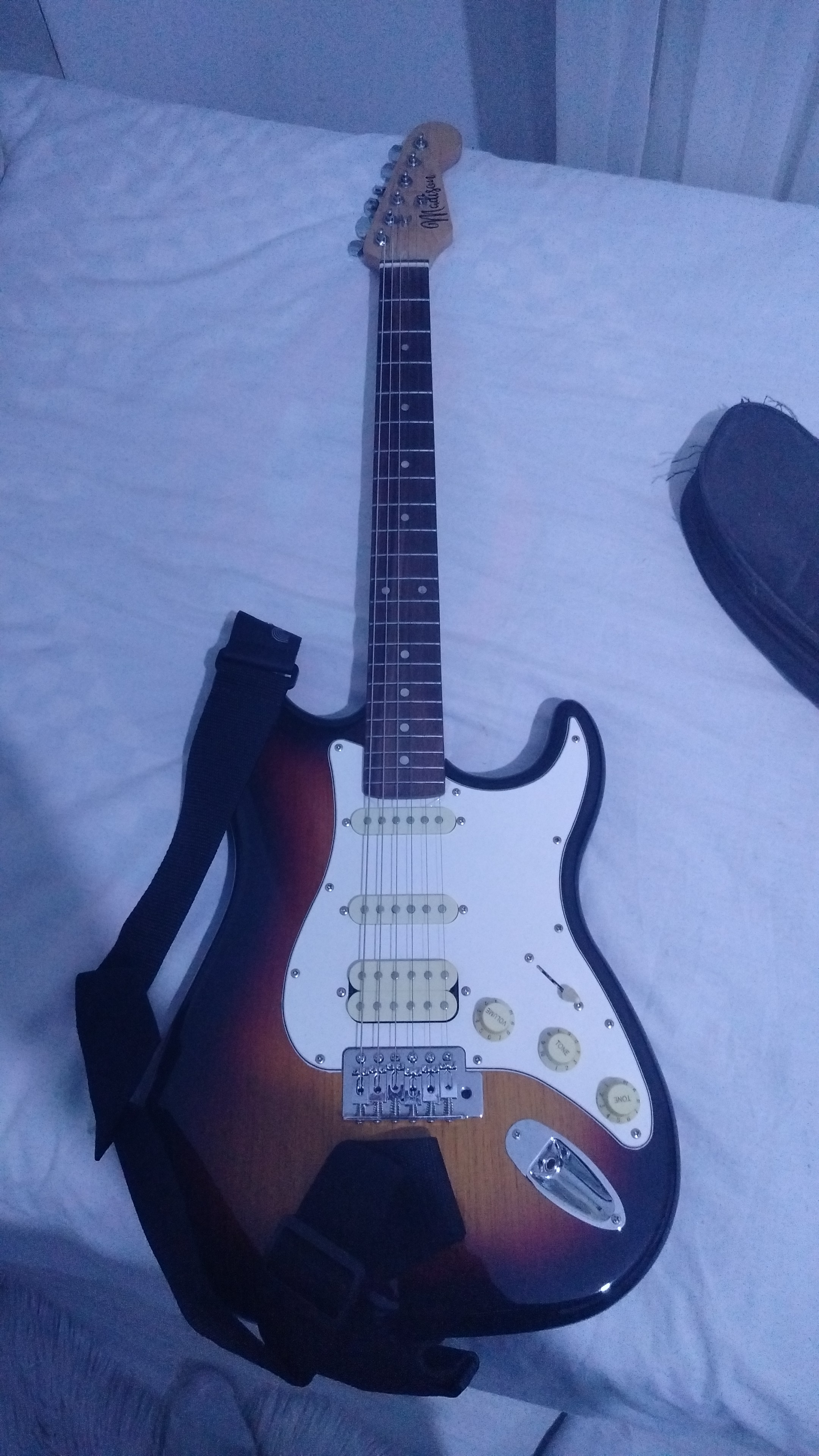 Madison Elektro Gitar - Amfi Dahil 2