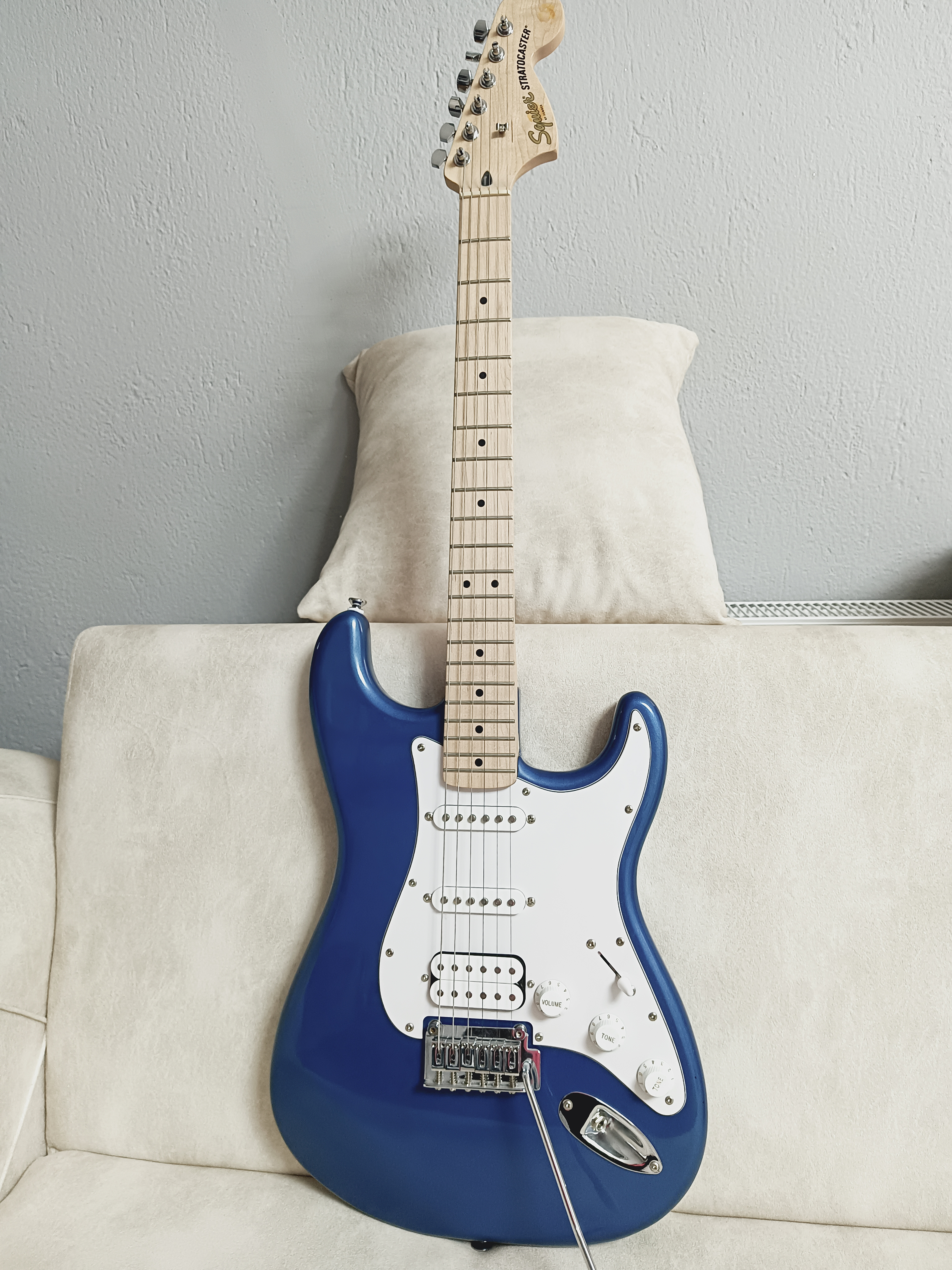 Squier Affinity Stratocaster HSS – Lake Placid Blue 2
