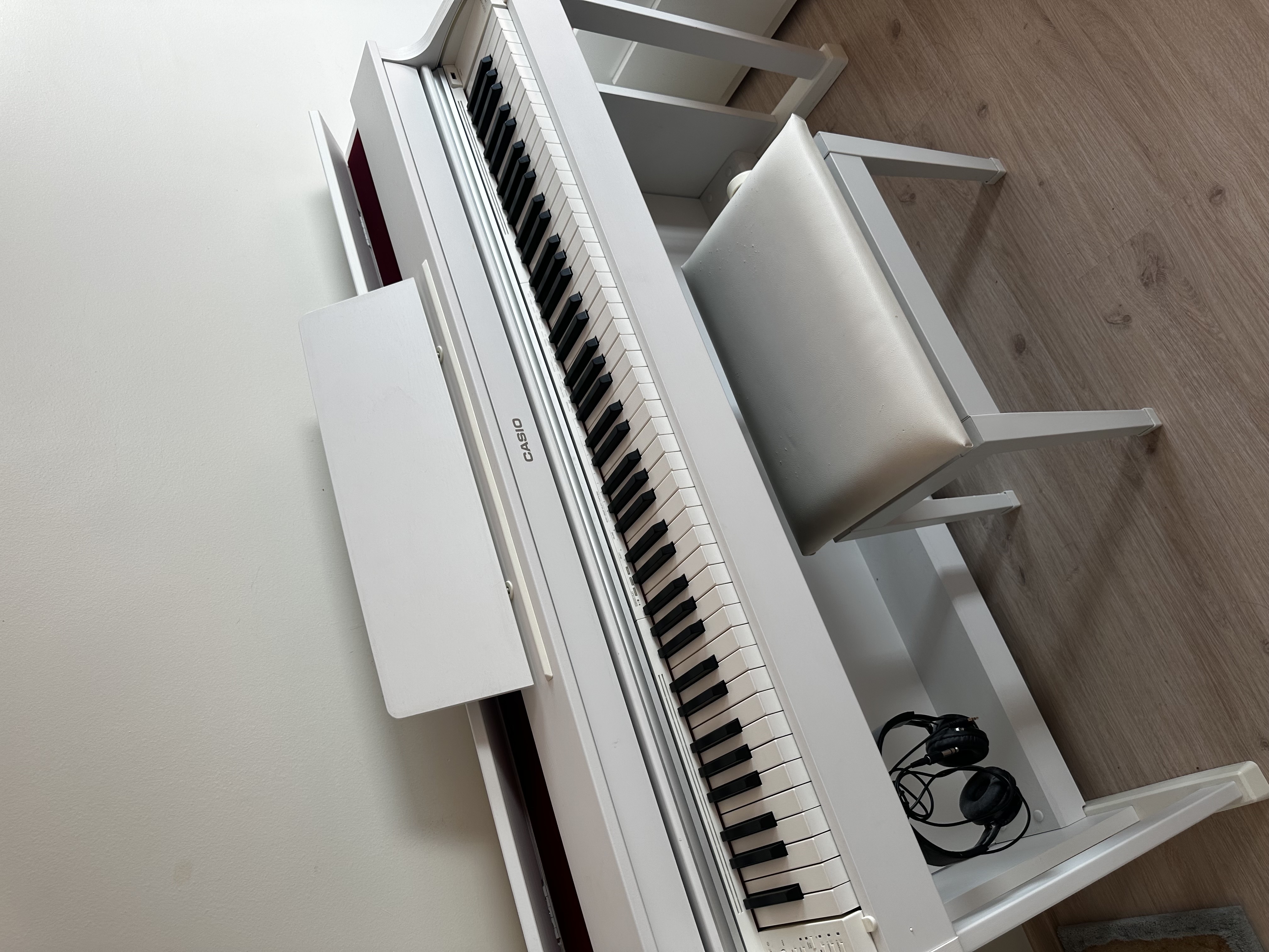 Casio AP-470 Dijital Piyano (Mat Beyaz) 6