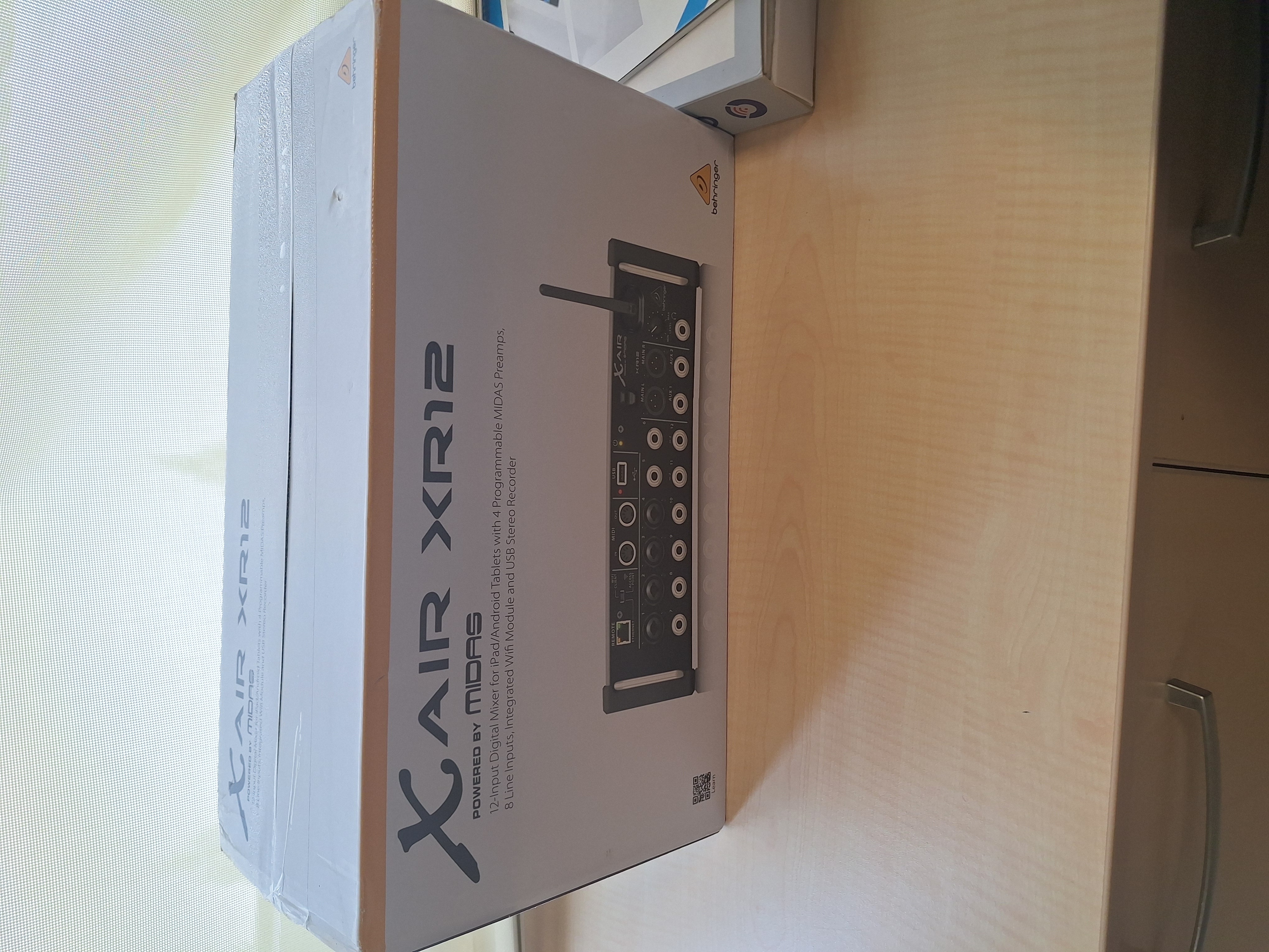Behringer XR12 Dijital Mixer 1