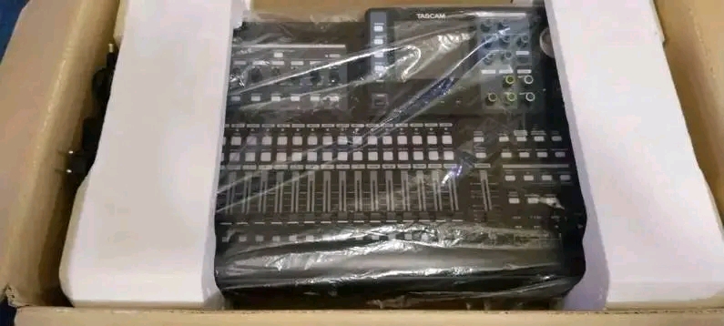 DEK MİKSER STÜDYO DIJITAL TASCAM DP-24SD SIFIR KAPALI KUTU 1