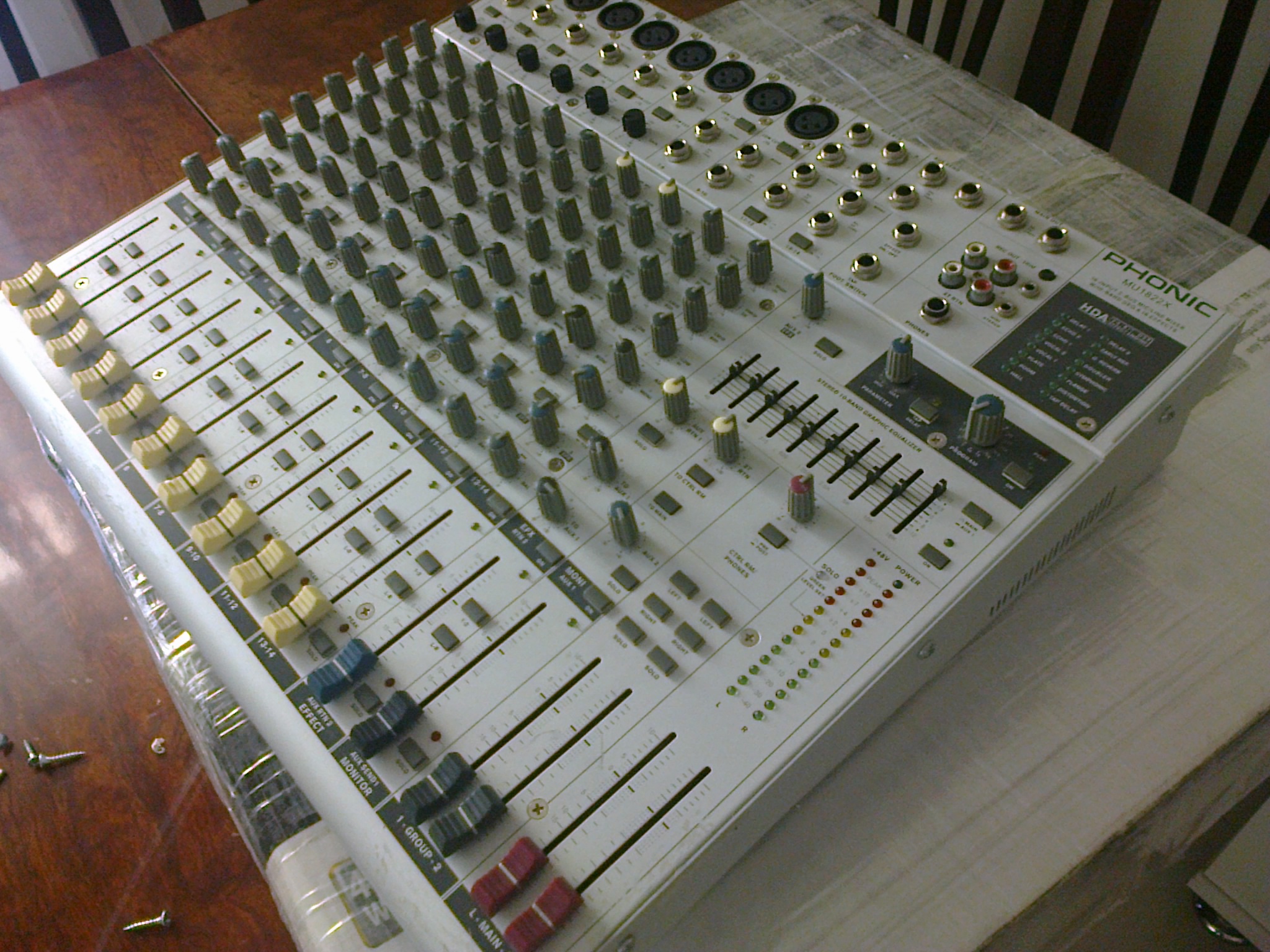 PHONIC MU1822x DEK MİKSER AMERİKAN 1