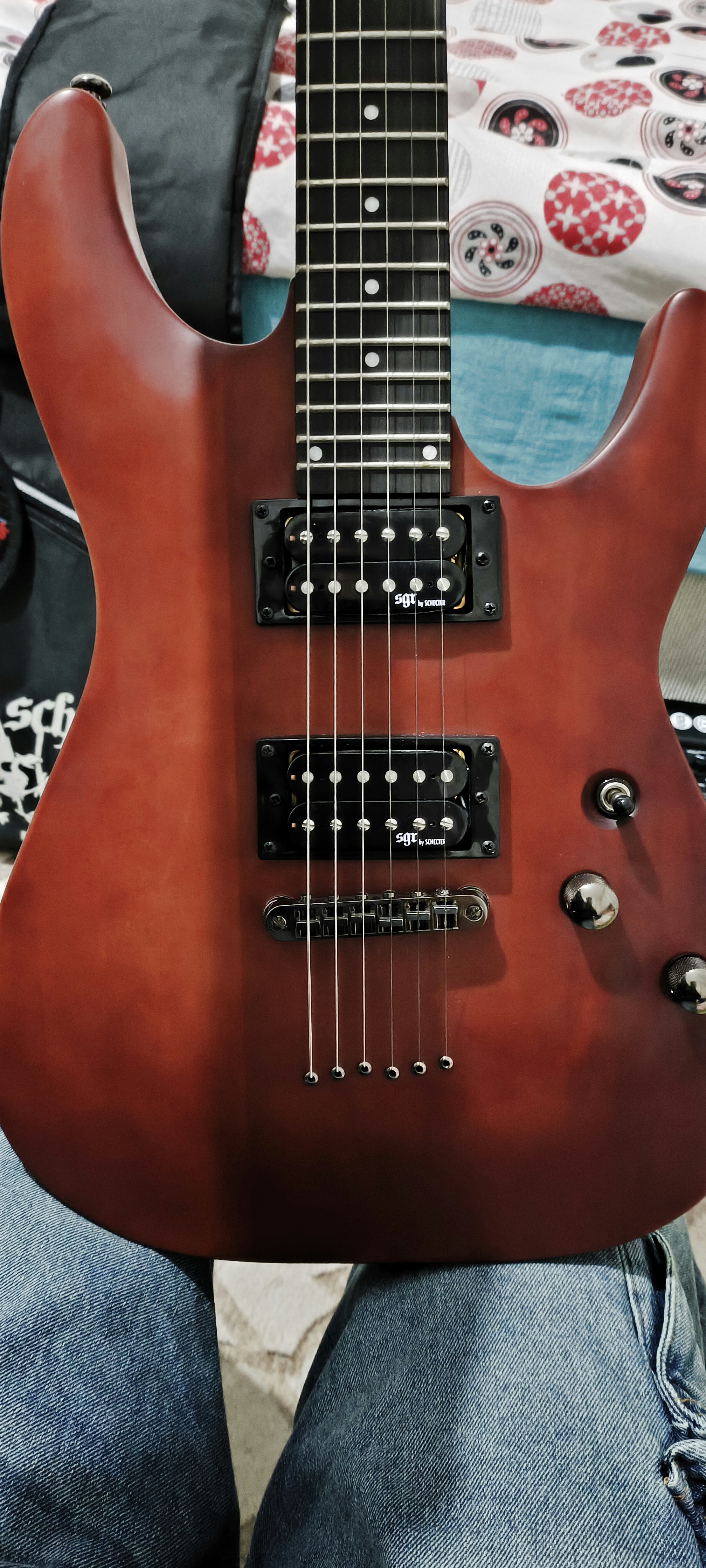 Schecter SGR C-1 Walnut Satin + Blackstar ID:Core 10 Amfi 2