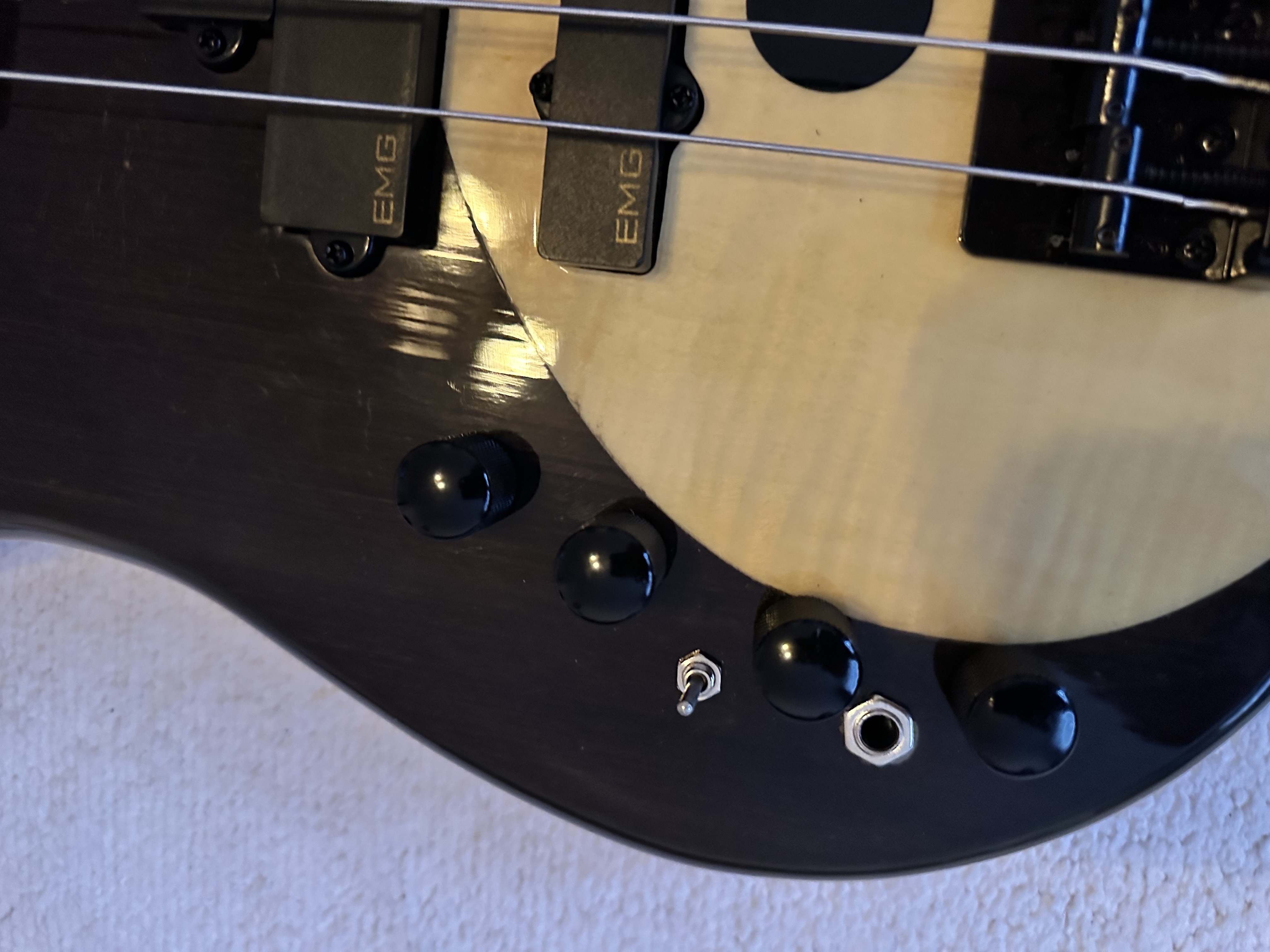 Fodera 4 telli Solak bas gitar 5