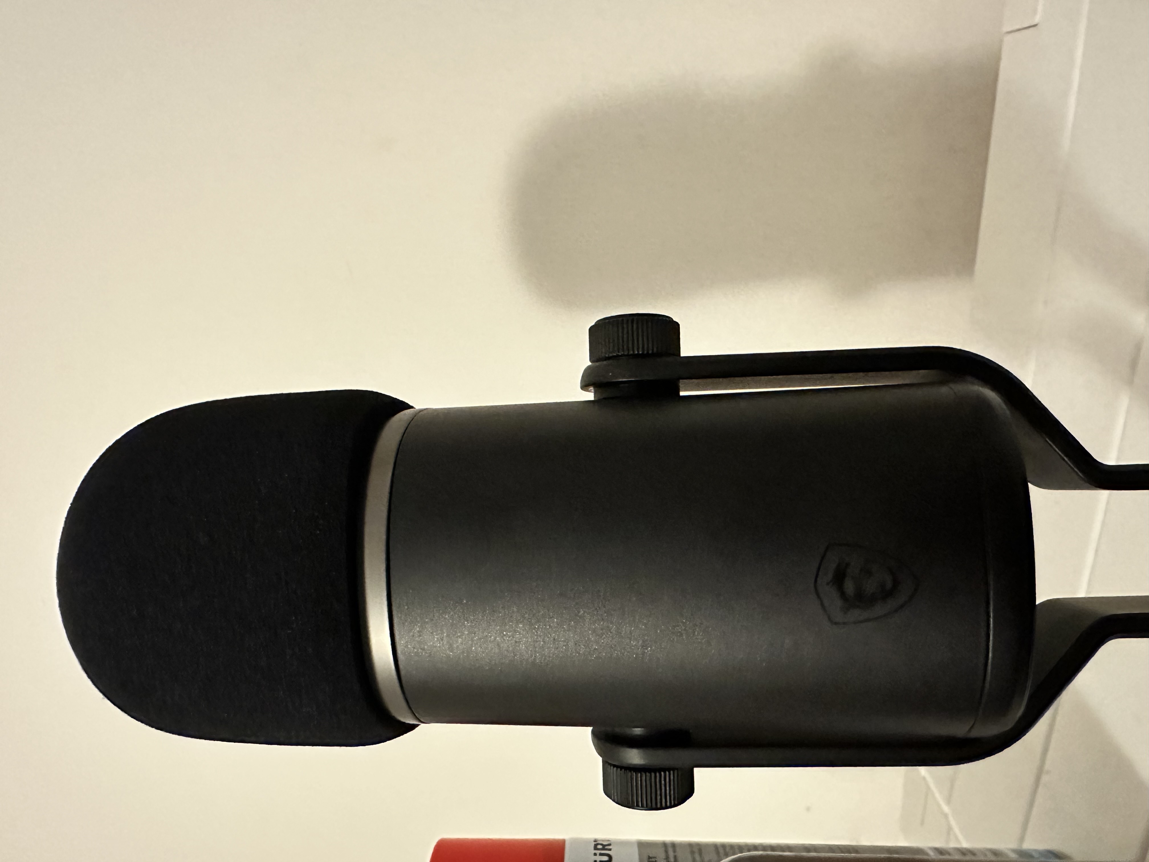 MSİ  GV60  streaming mikrofon 3