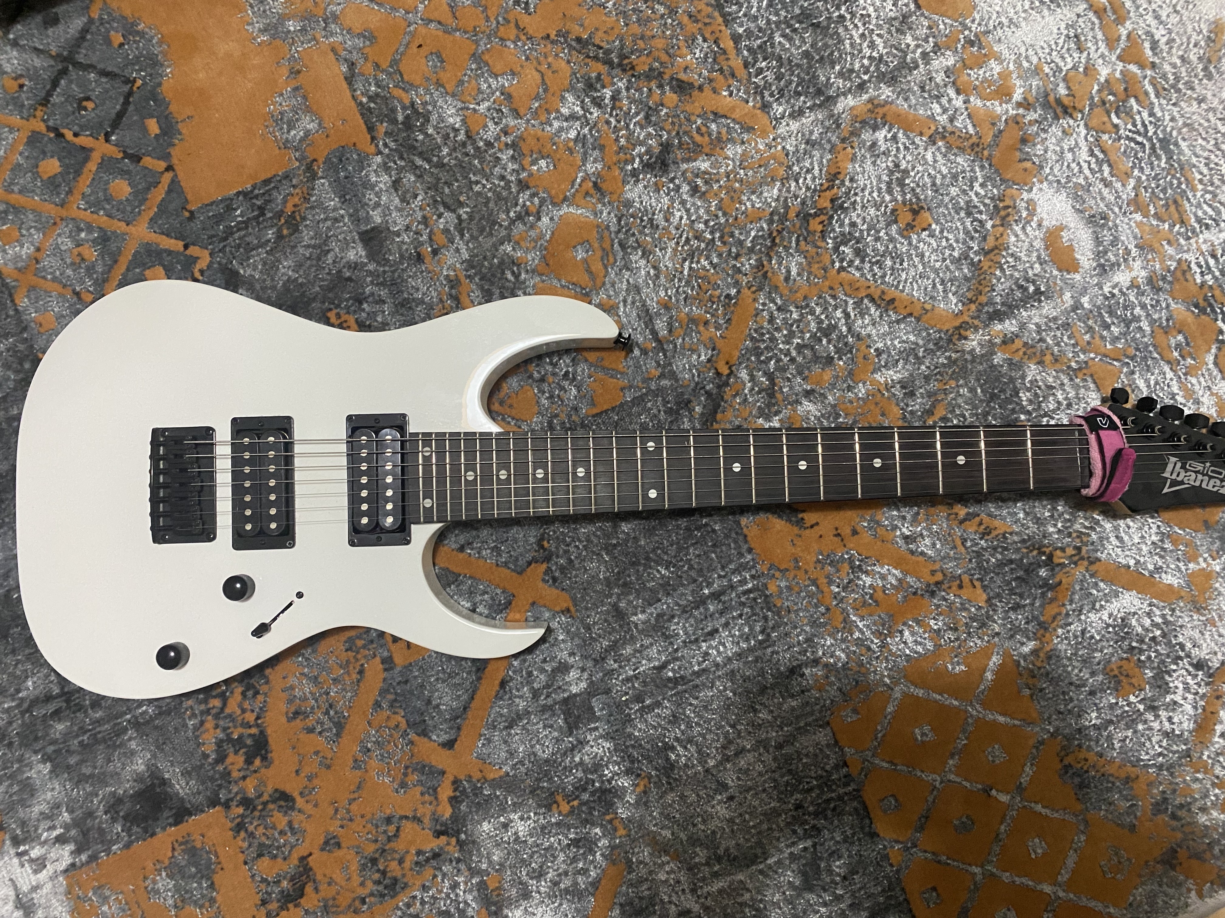 Ibanez GRG7221 7 telli 3