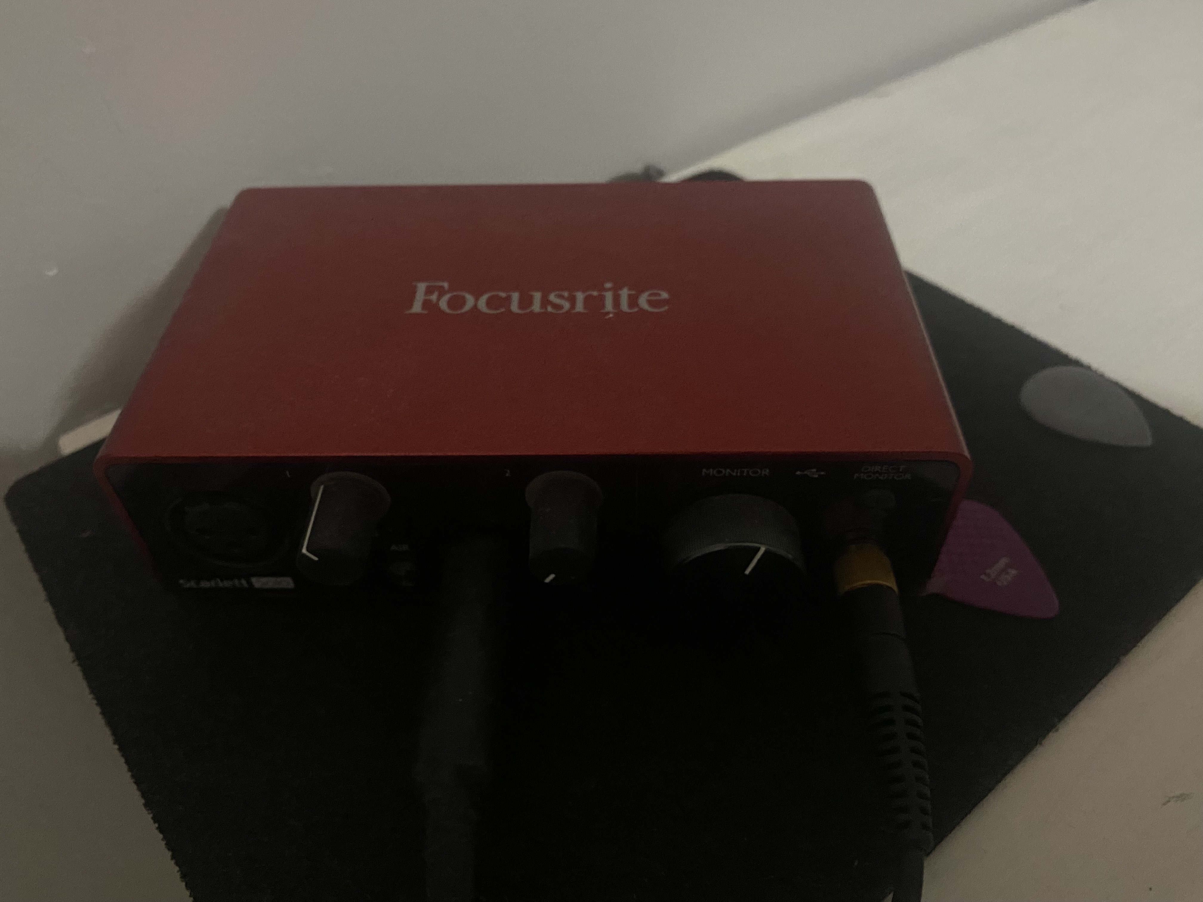 focusrite scarlett solo gen 3 ses kartı + mikrofon 2