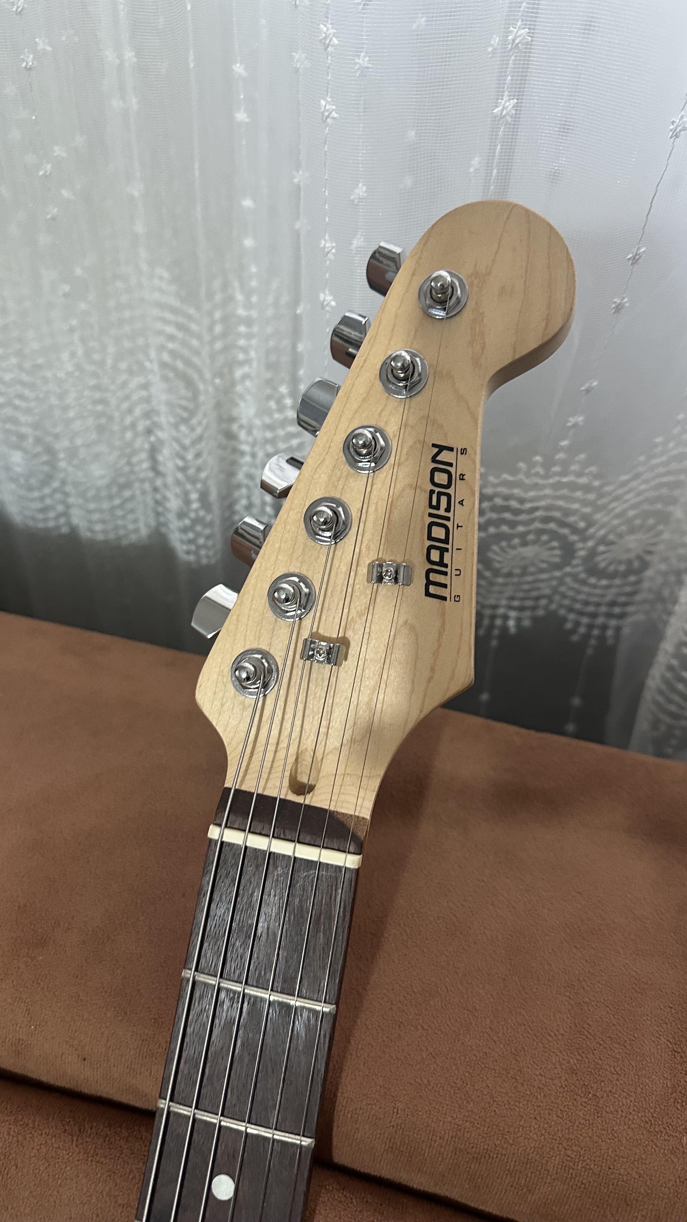 Madison Meg-2NS elektro gitar 3