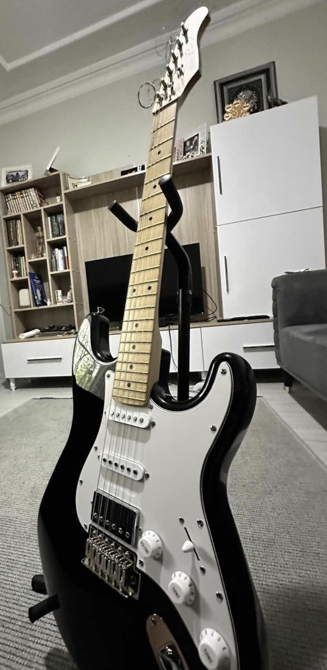 Donner DSt - 152 Elektro gitar 2