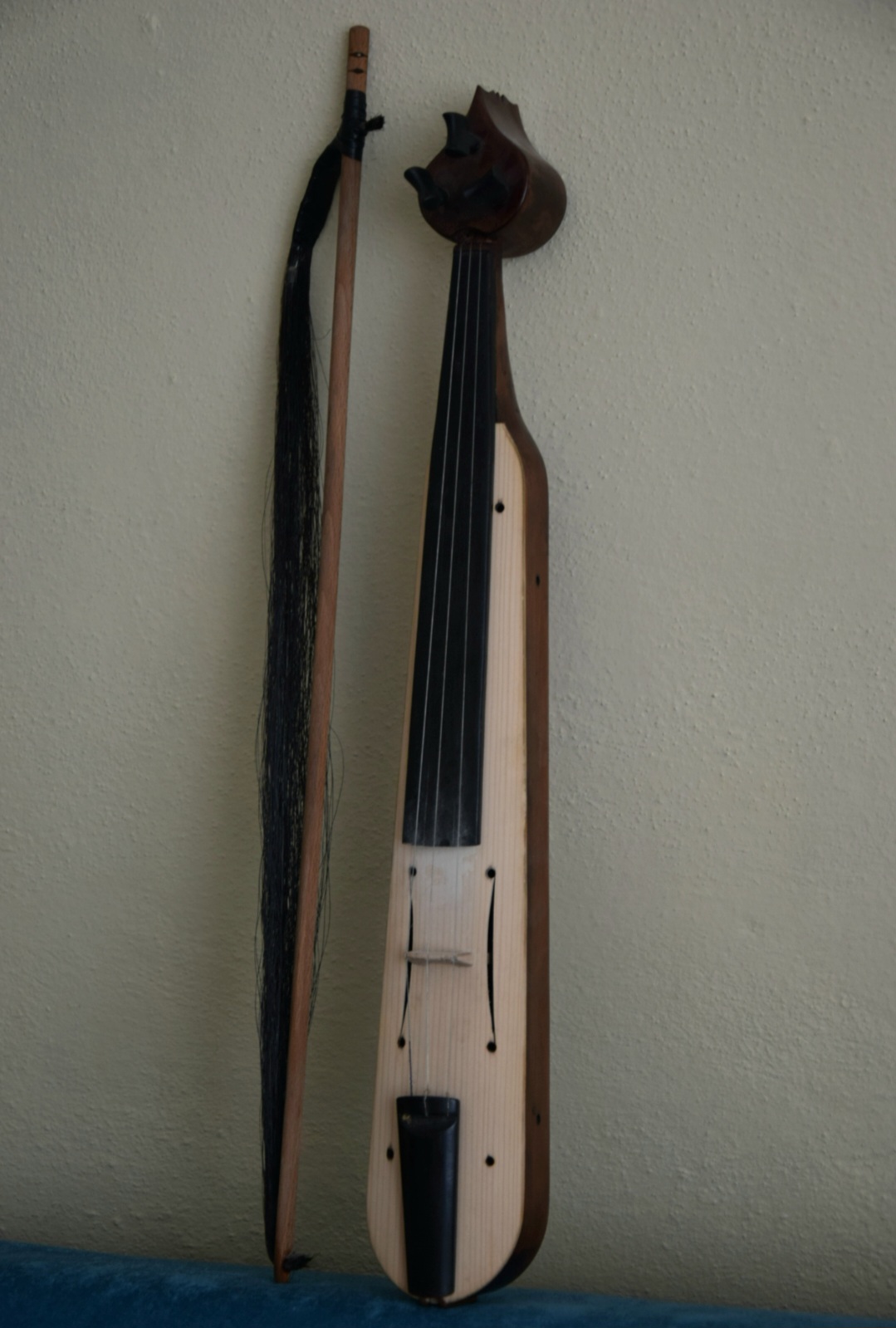 EL YAPIMI ERİK AĞACI SOL SESLİ RUM TARZI PROFESYONEL KEMENÇE 1