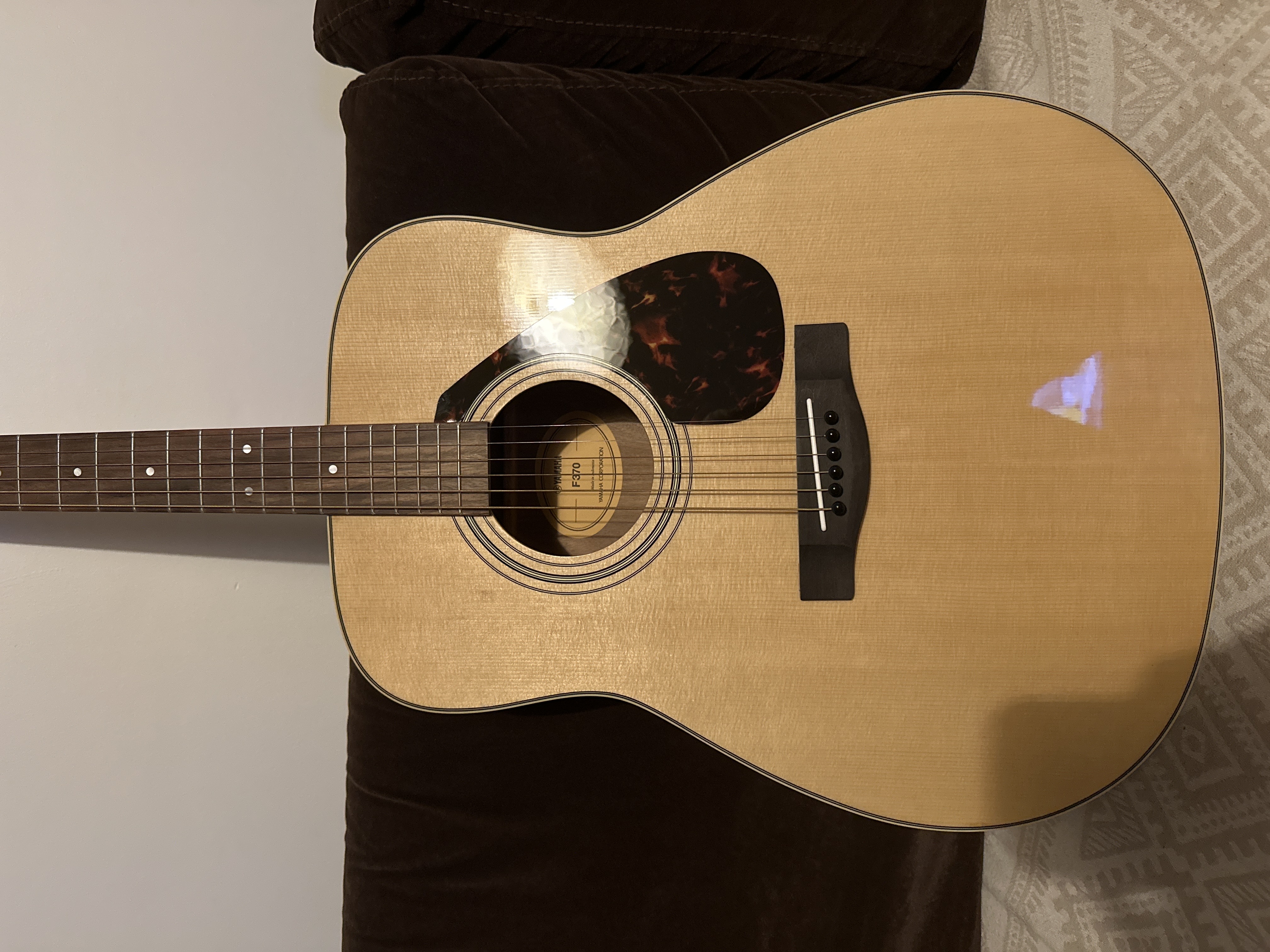 Yamaha F370 Akustik Gitar (Natural) 1