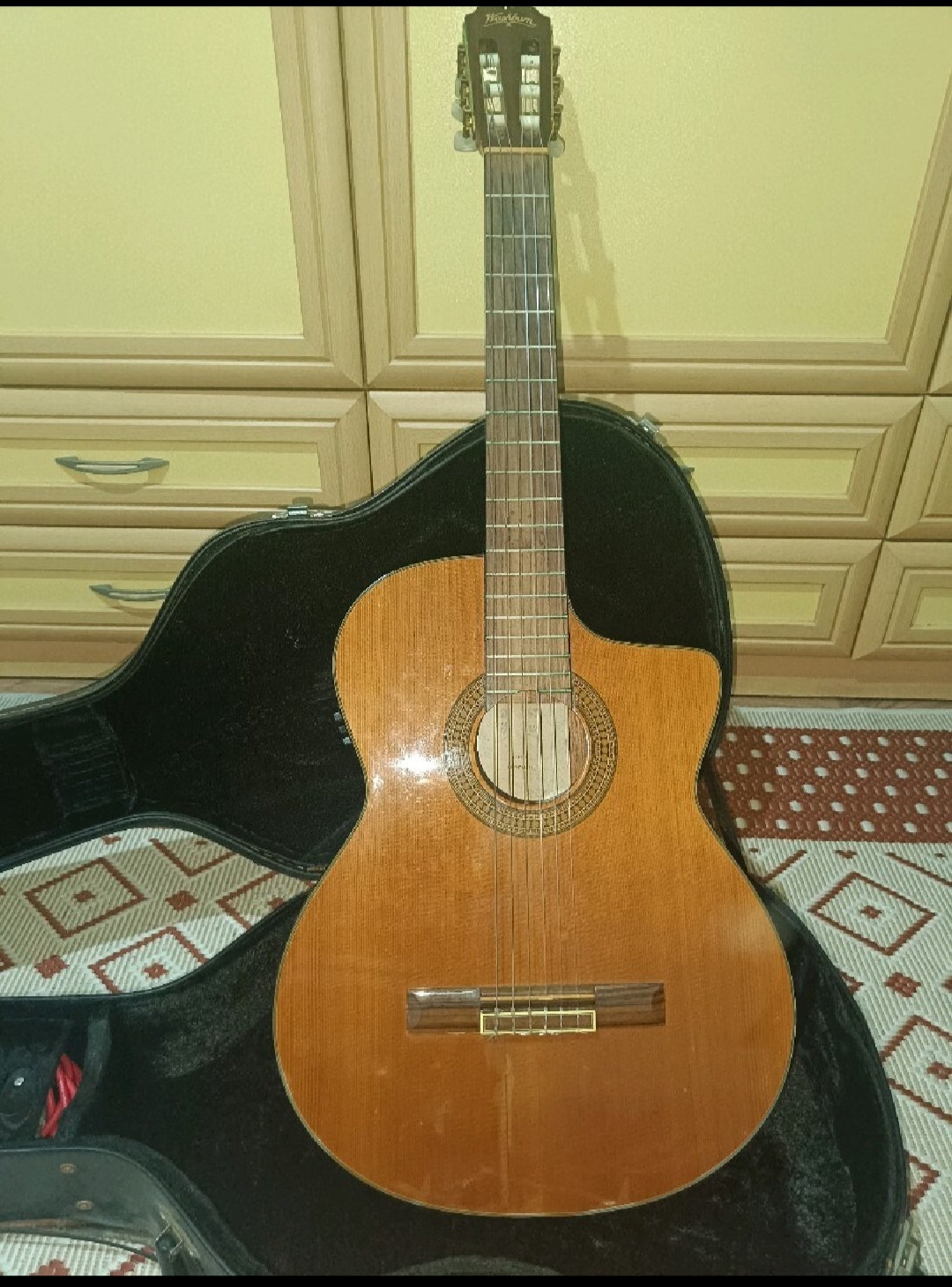 WASHBURN C64SCE elektro klasik gitar 1