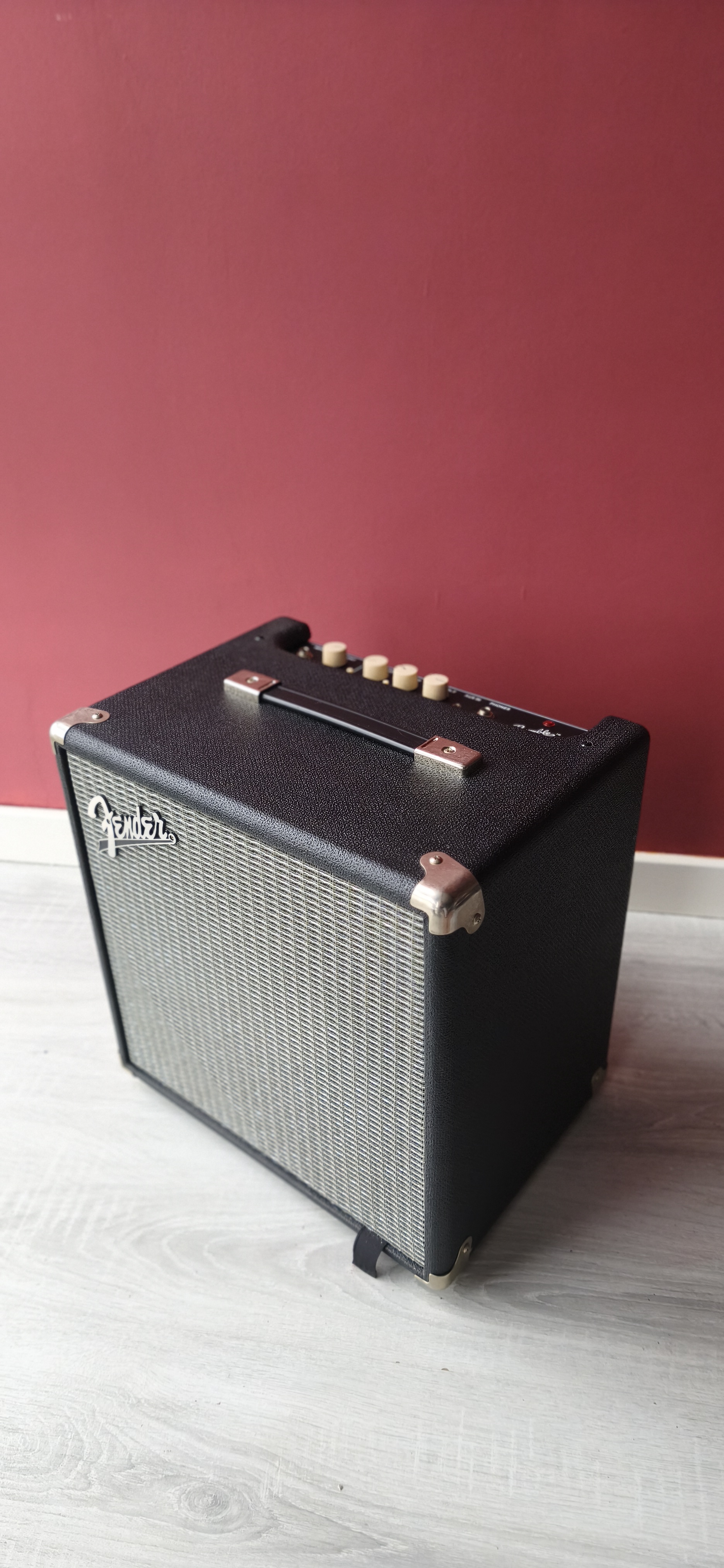 Fender Rumble 25 Bas Gitar Amfisi 2