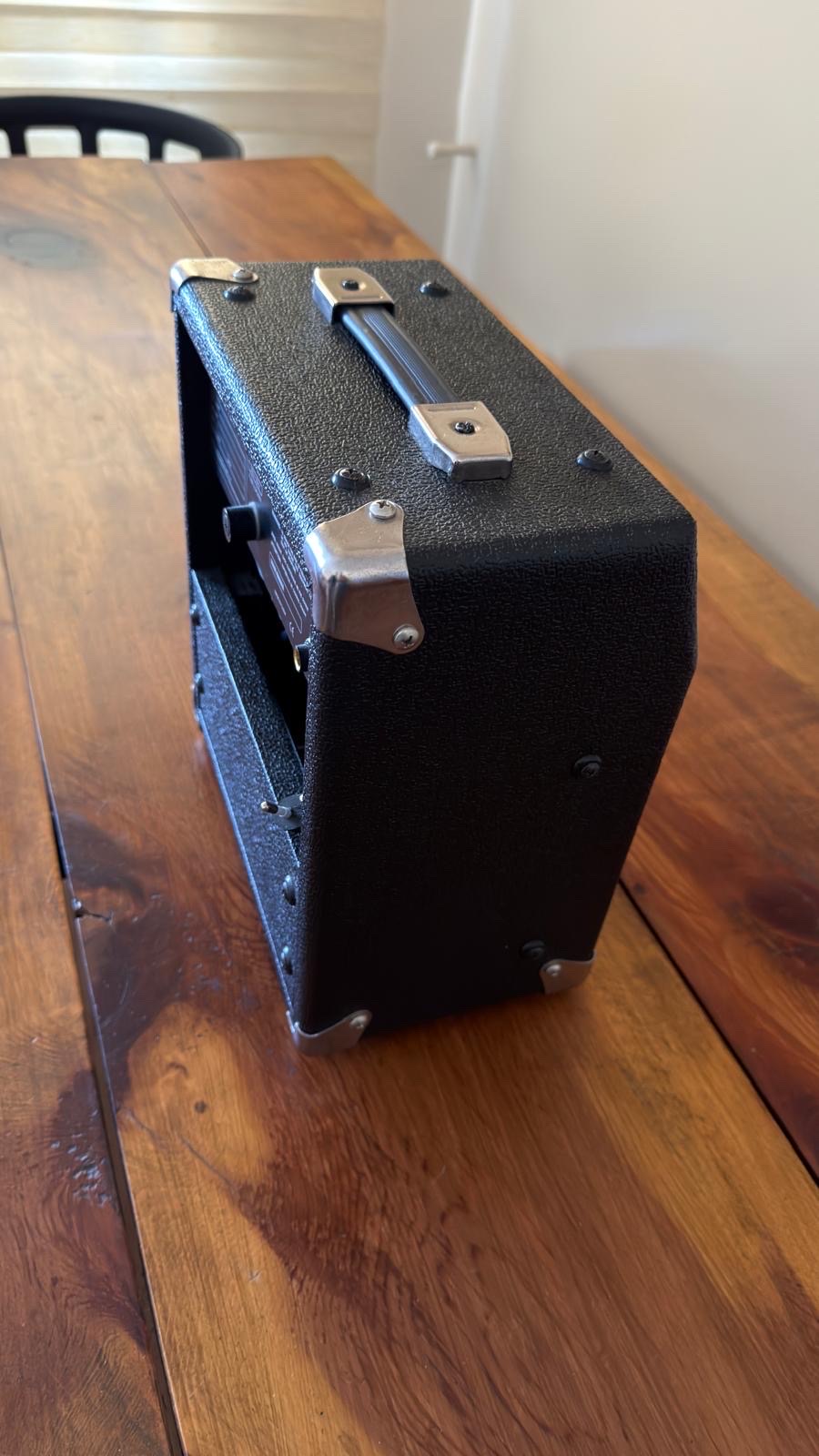 Boston GA-10 elektro gitar amfisi 3