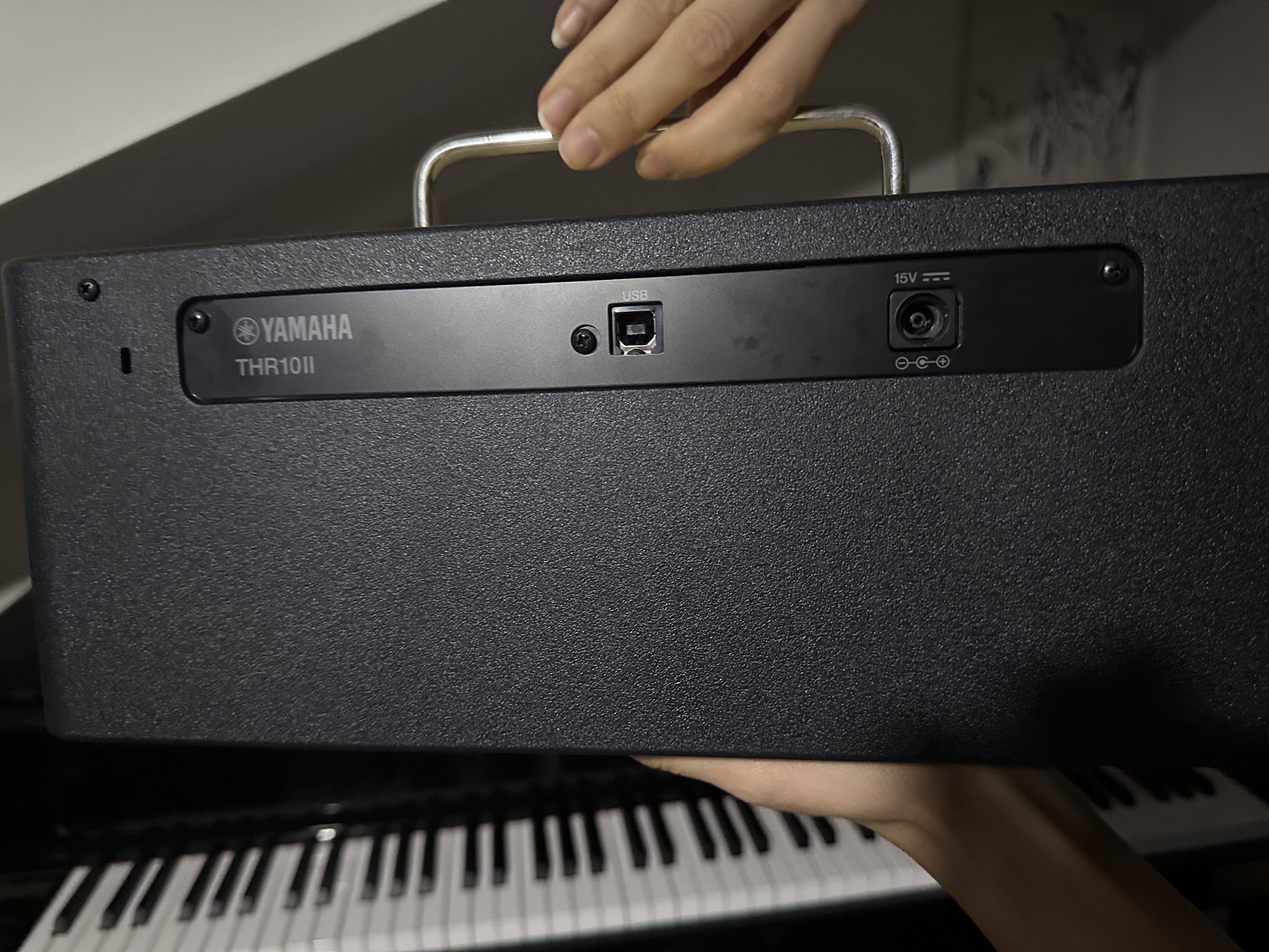 Yamaha THR10 II 2x3" 20-Watt Modeling 2