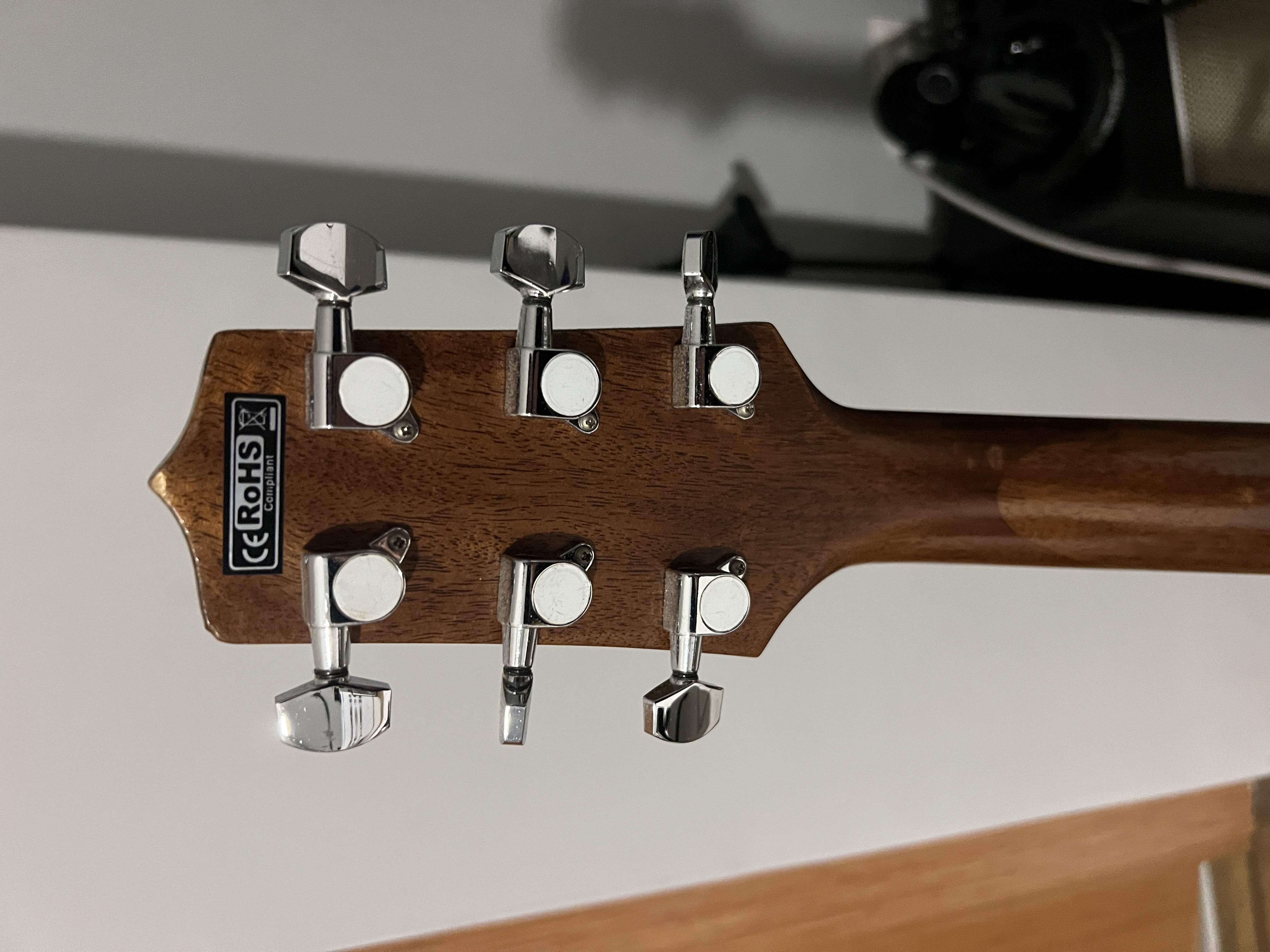 Takamine GN15CE NAT SERIES 15 Elektro Akustik Gitar 9