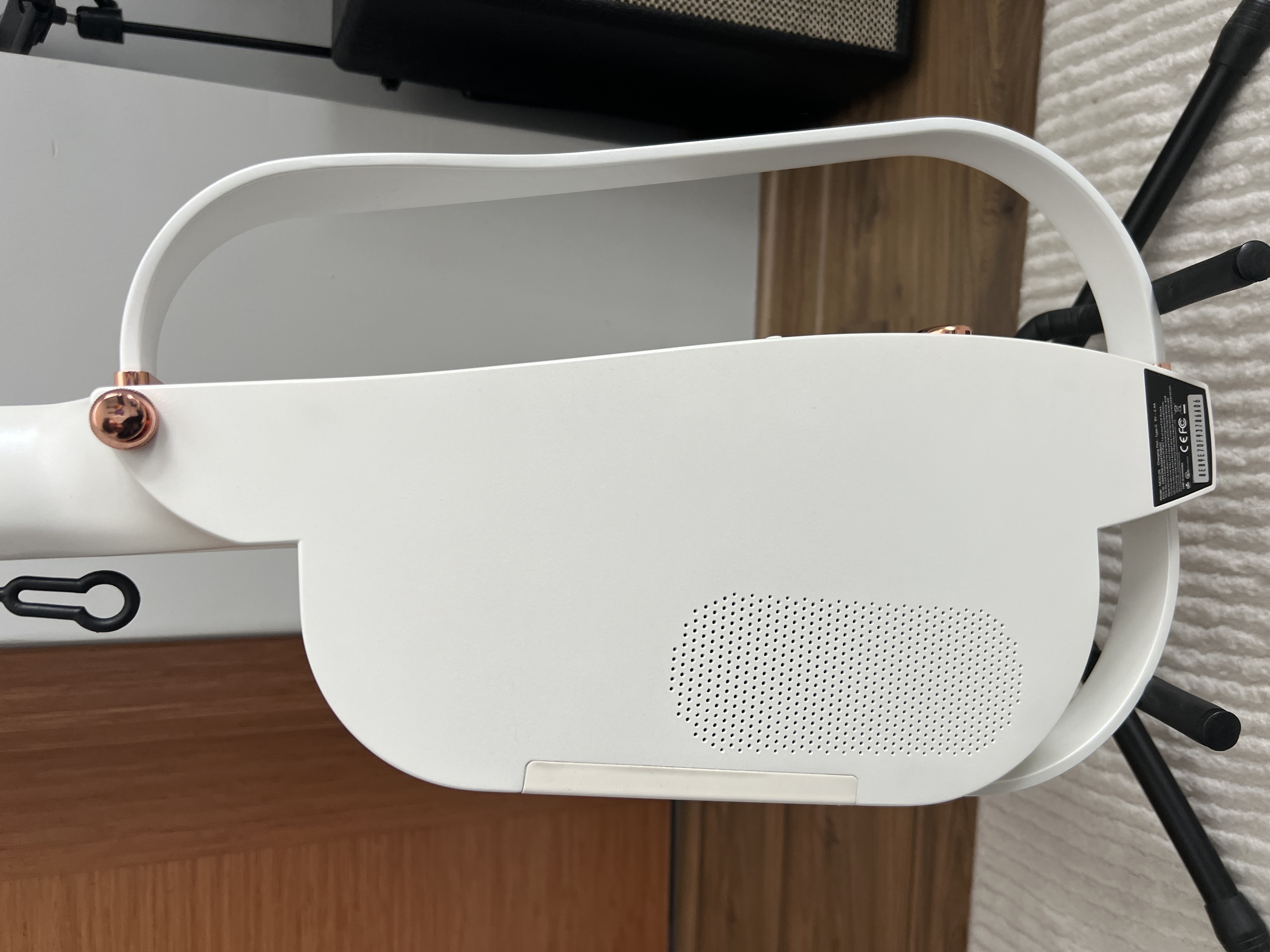 Enya NEXG 2N CL WH Beyaz Renk Elektro Klasik Gitar 4