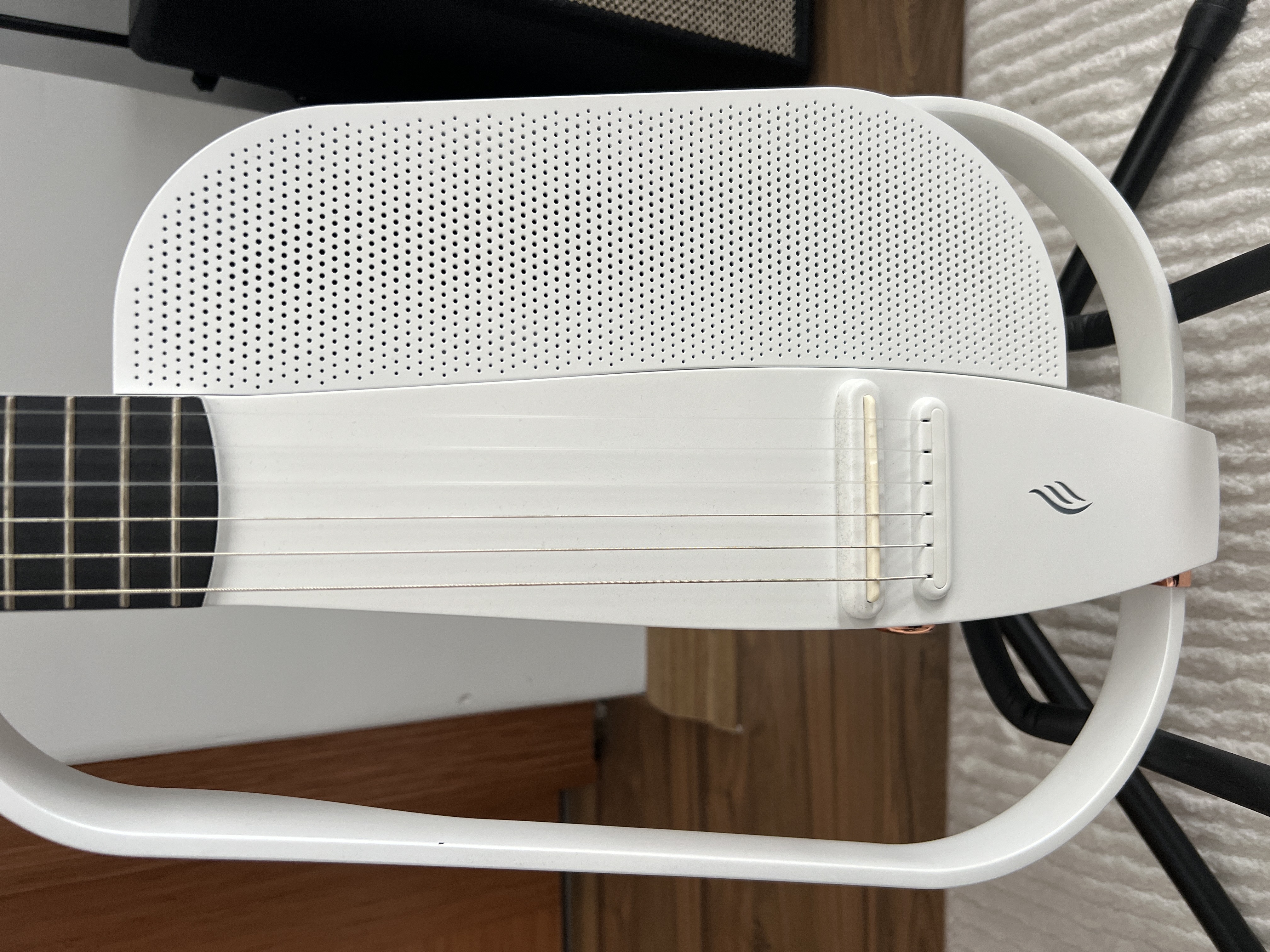 Enya NEXG 2N CL WH Beyaz Renk Elektro Klasik Gitar 2