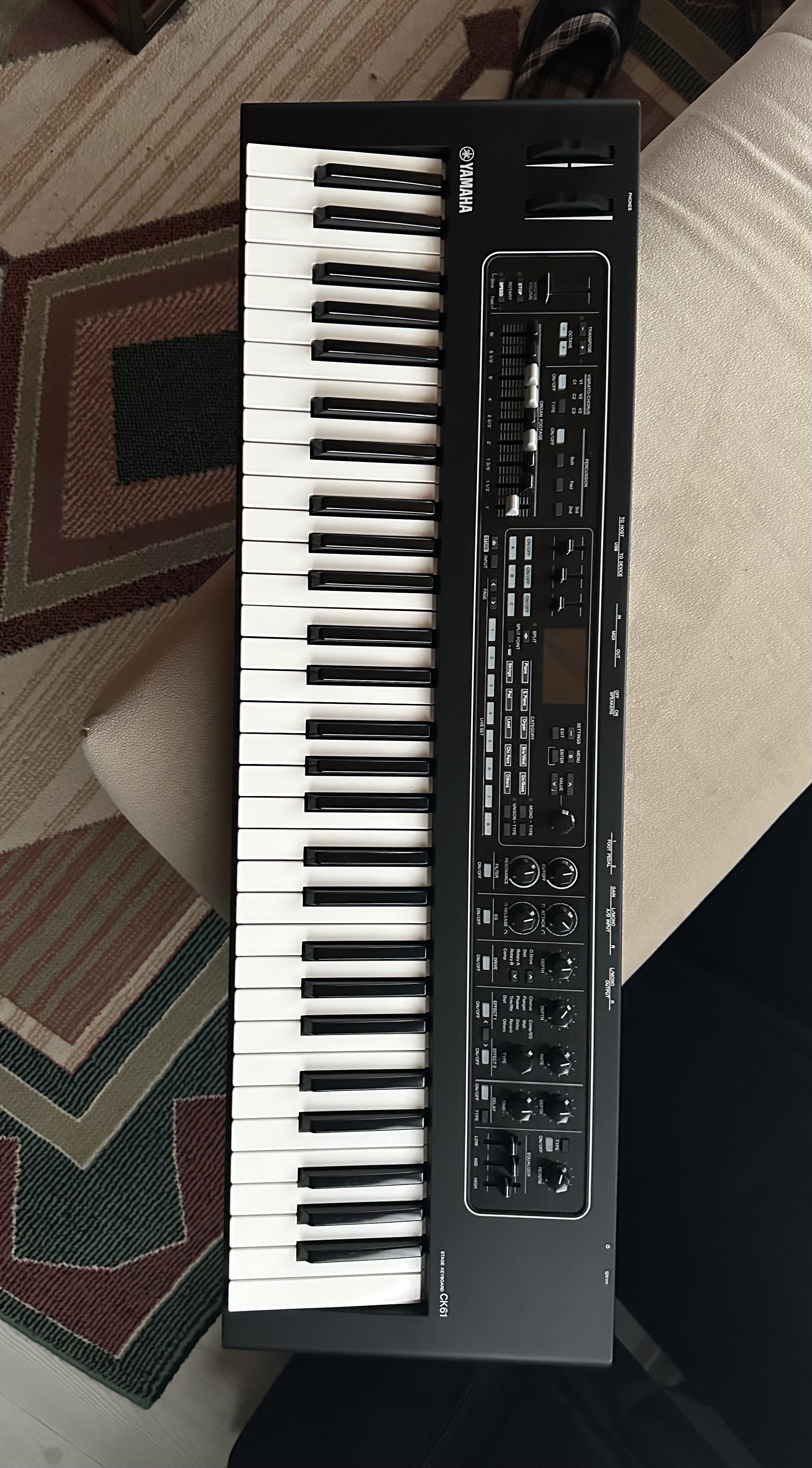 YAMAHA CK61 STAGE PİANO & SYNTHESİZER 1
