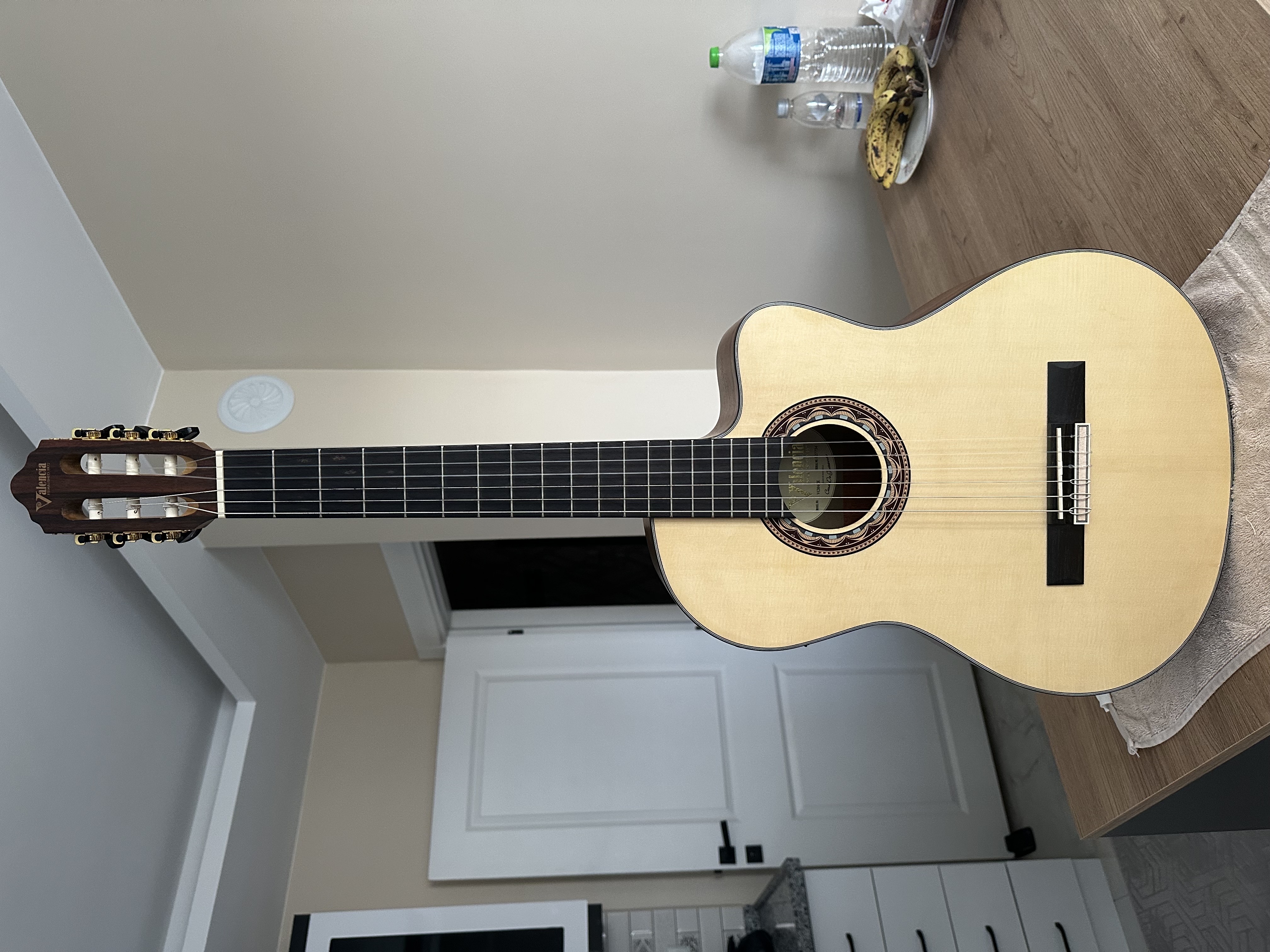 Valencia VC304CE klasik elektro gitar 1