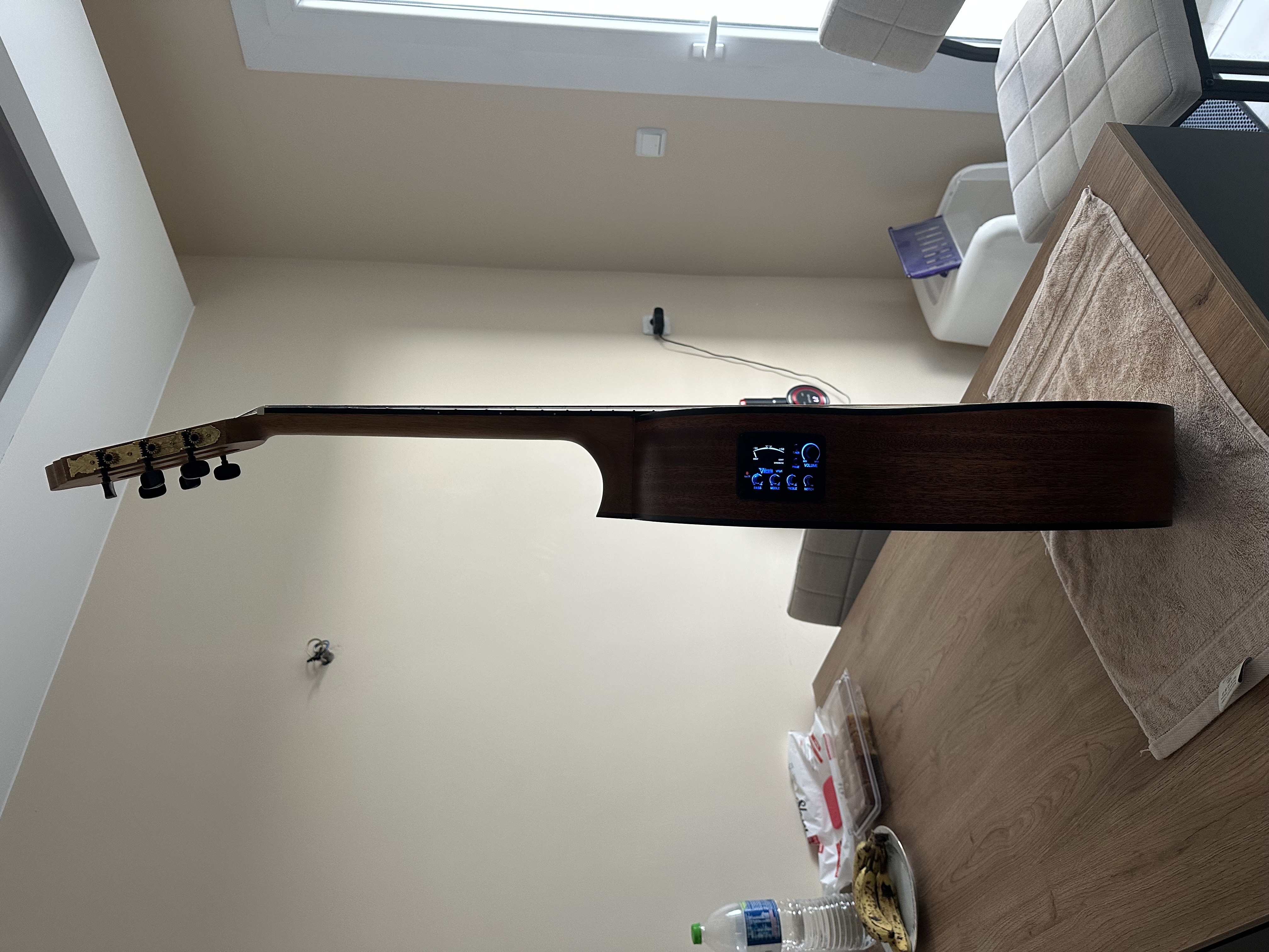 Valencia VC304CE klasik elektro gitar 3