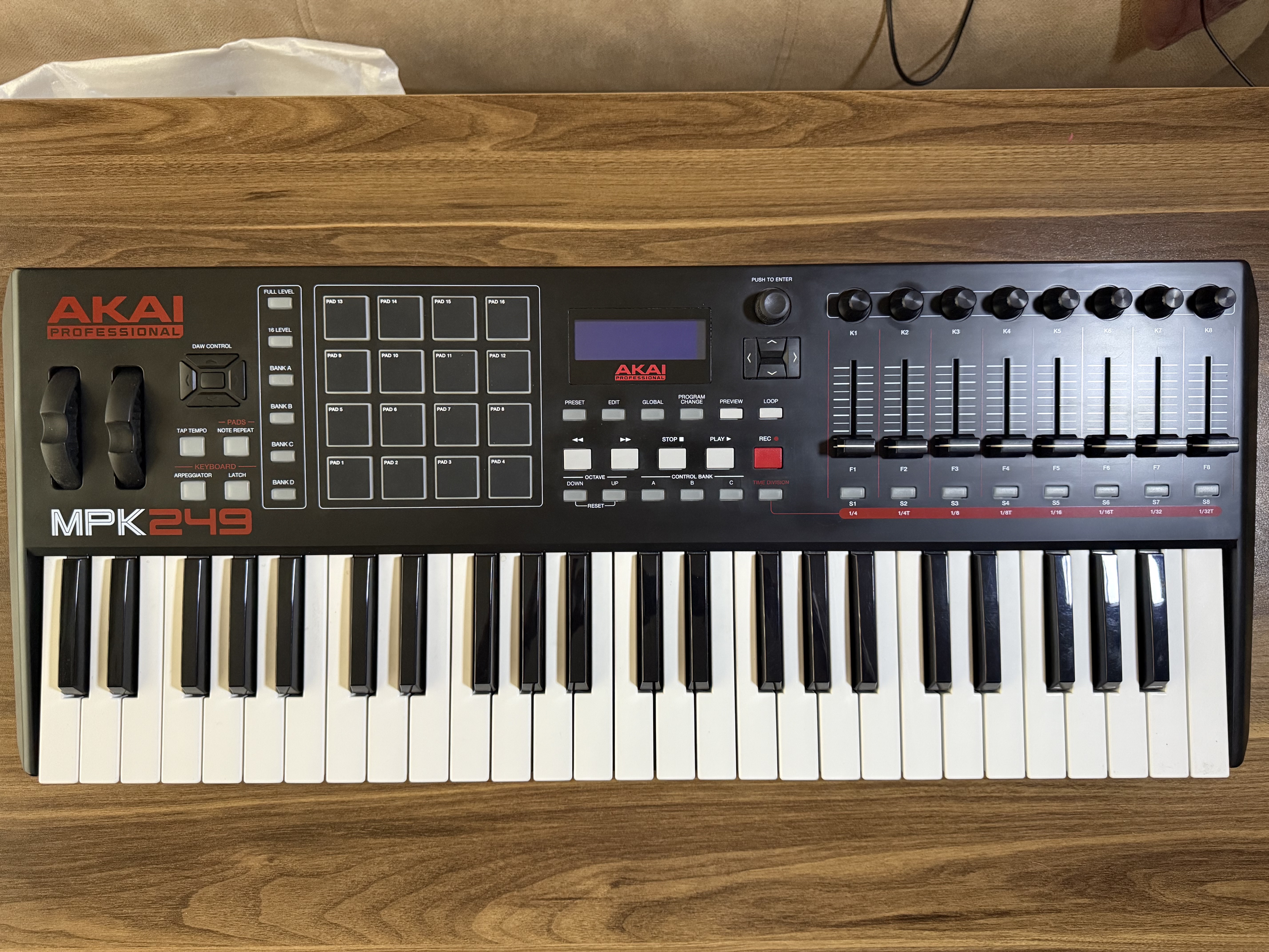 Akai Mpk249 Midi Klavye 1