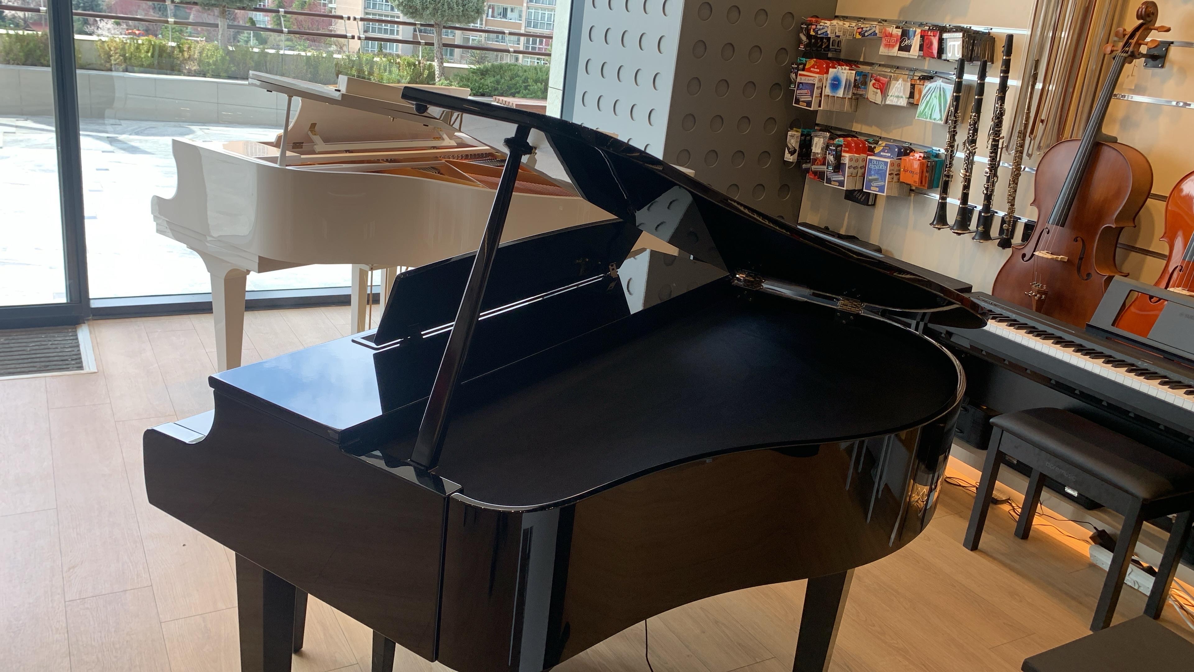 Yamaha CLP-865 Dijital Grand Piyano (Parlak Siyah) 3