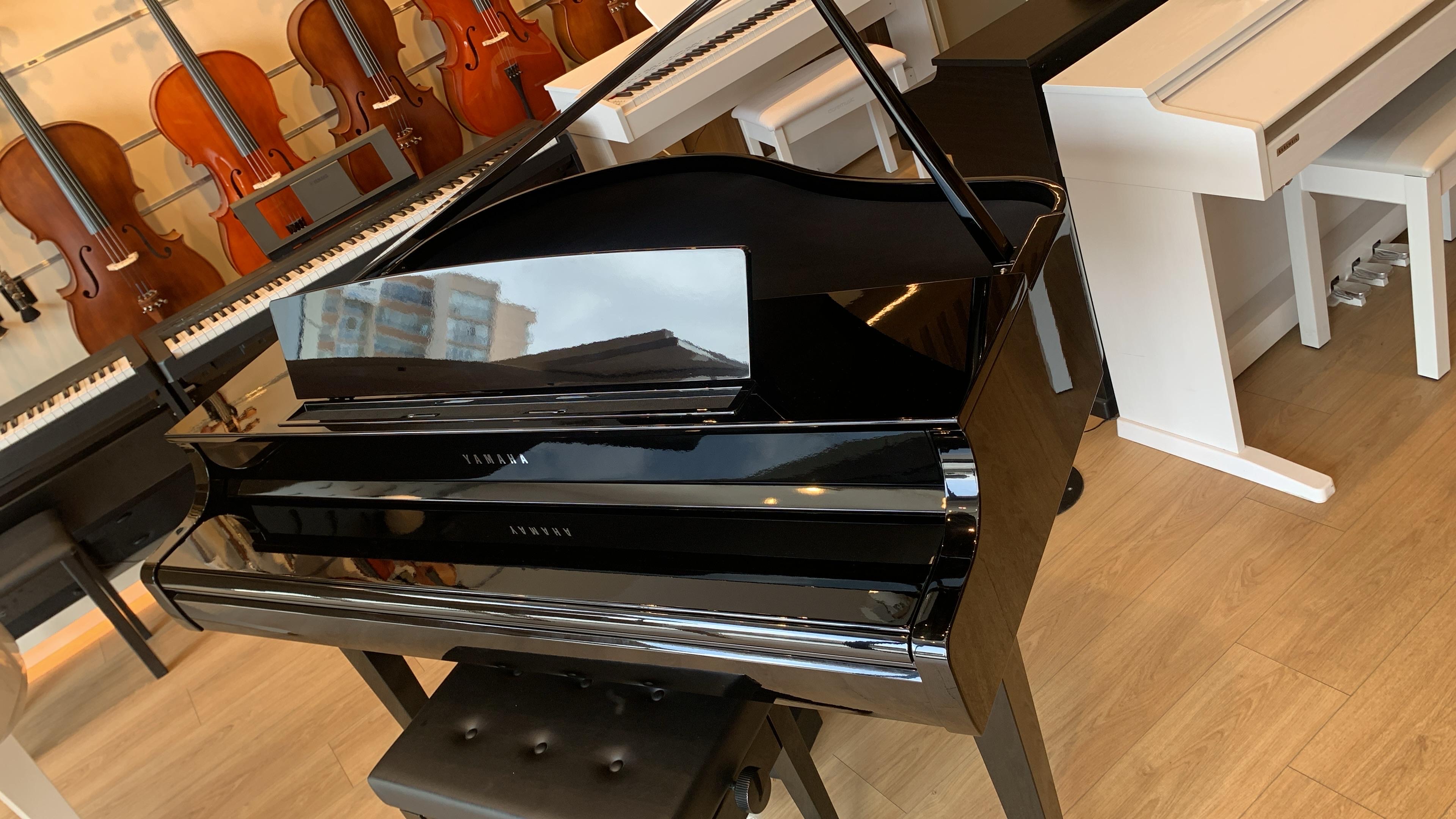 Yamaha CLP-865 Dijital Grand Piyano (Parlak Siyah) 1