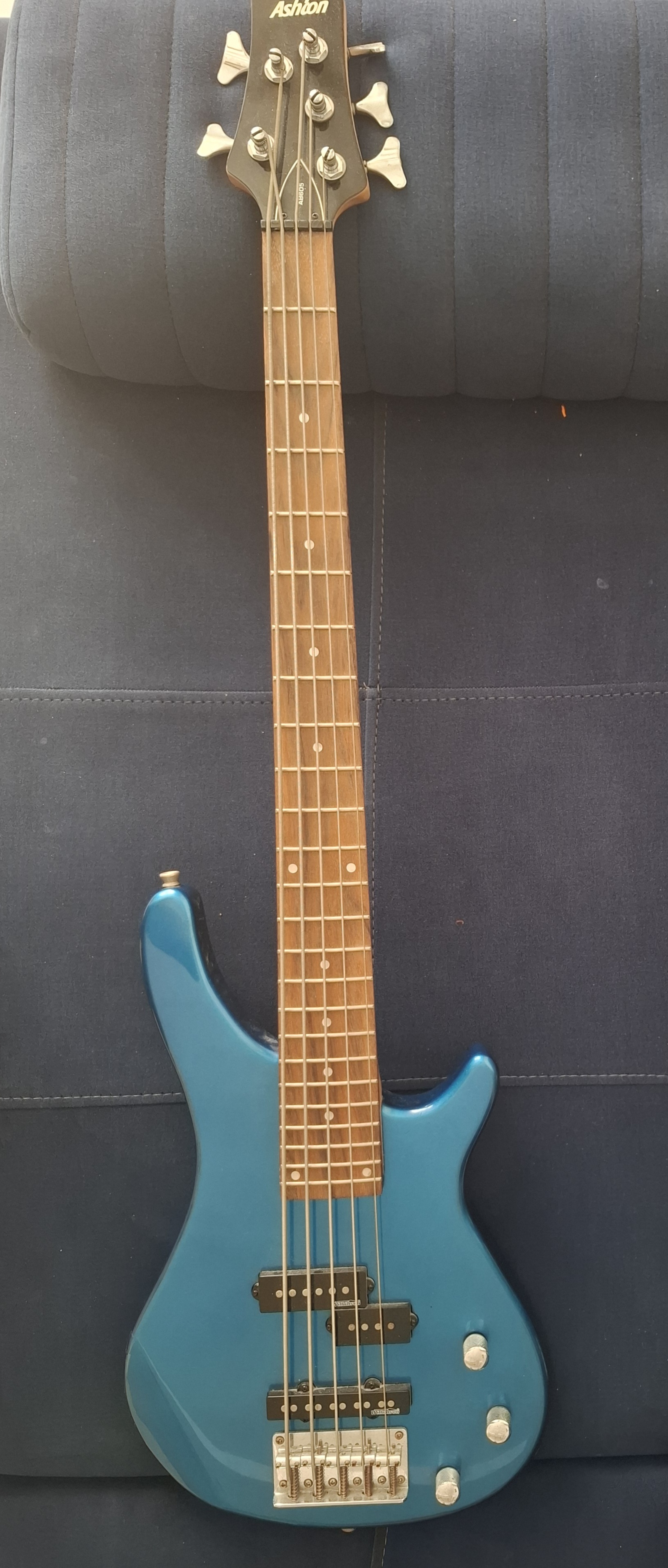Ashton AB605 Bas Gitar 1