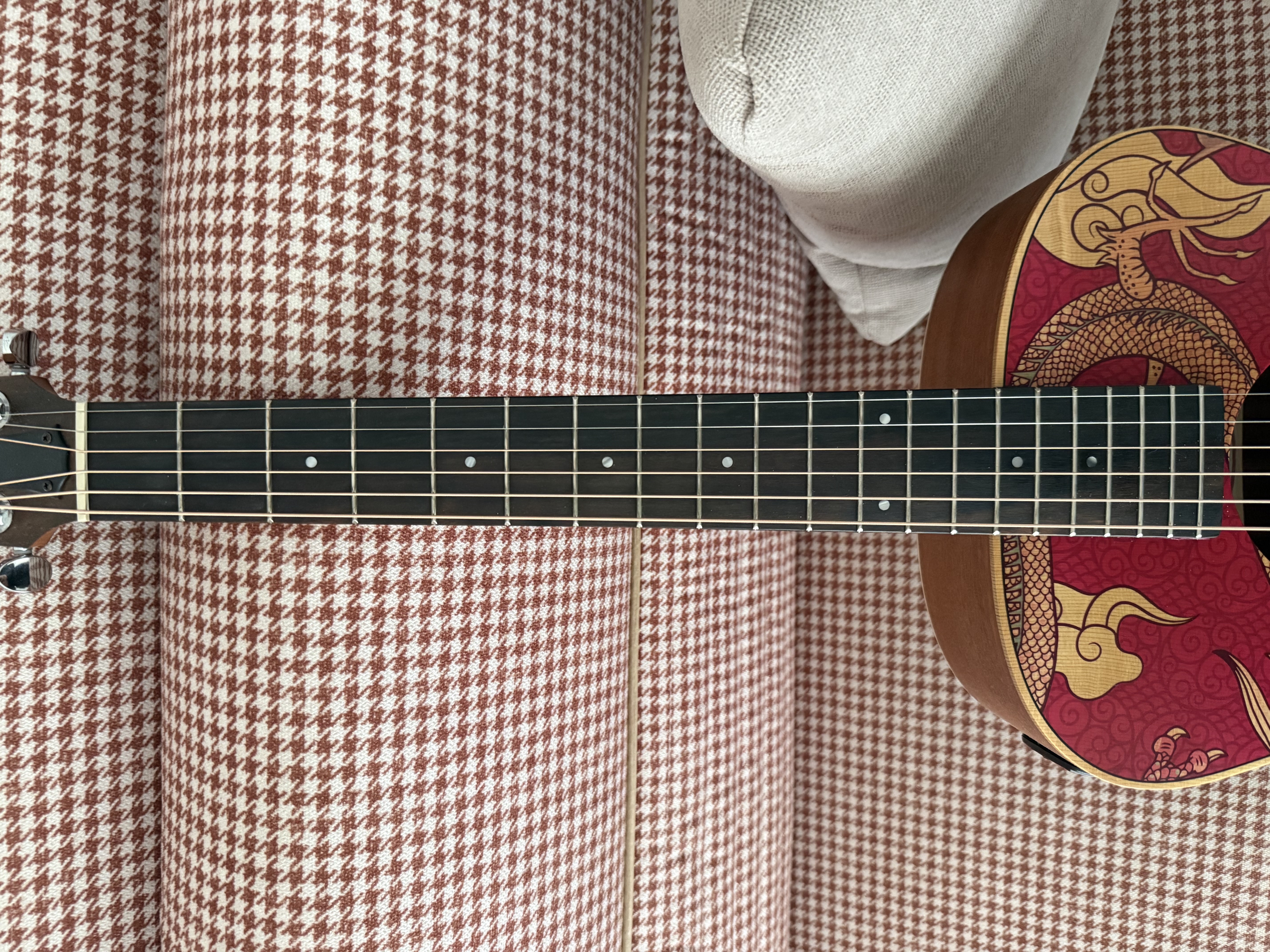 Taylor GS Mini-e Spruce Special-Edition Elektro Akustik Gitar (Year of the Dragon) ( OLR 26-26028 ) 6