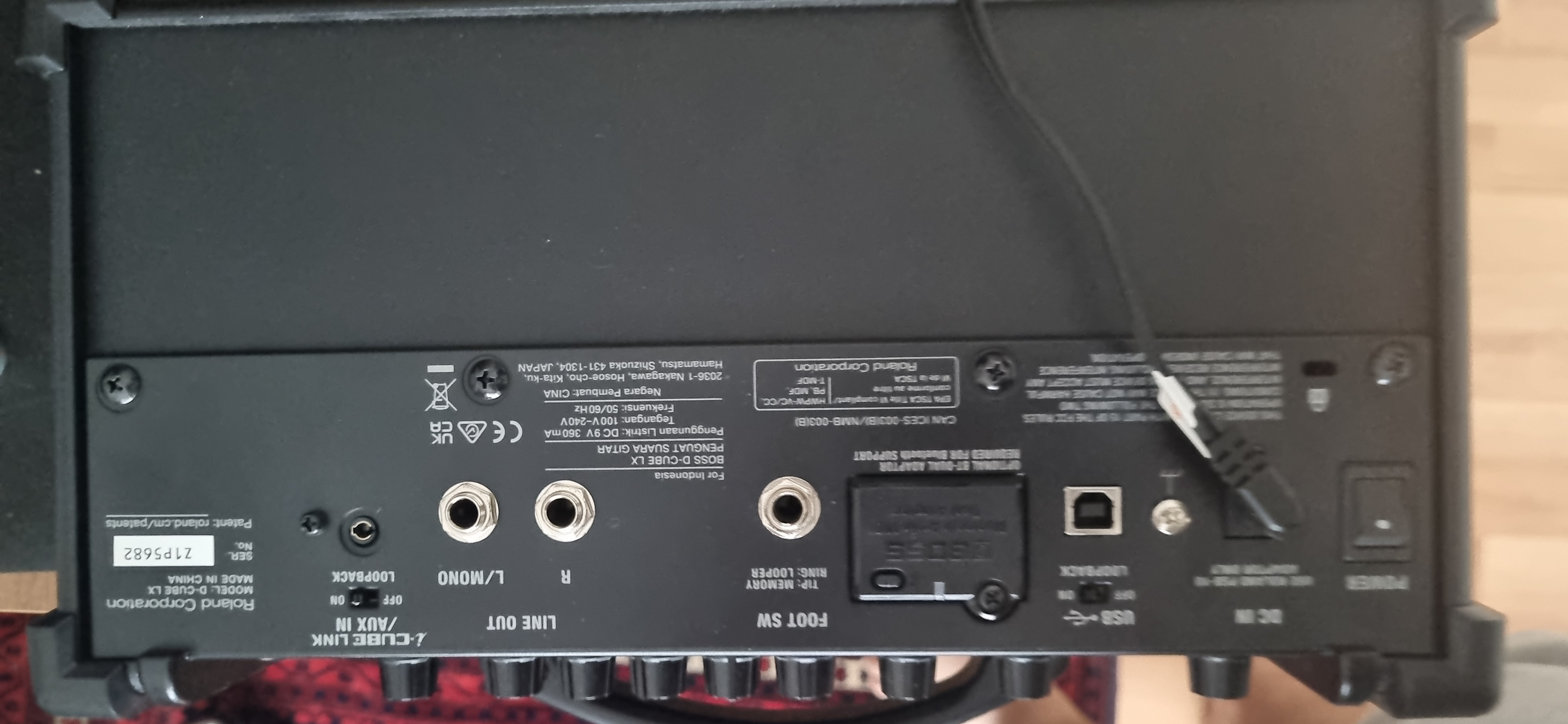 BOSS DUAL CUBE LX Taşınabilir Gitar Amfisi ve Bluetooth Aparatı 3