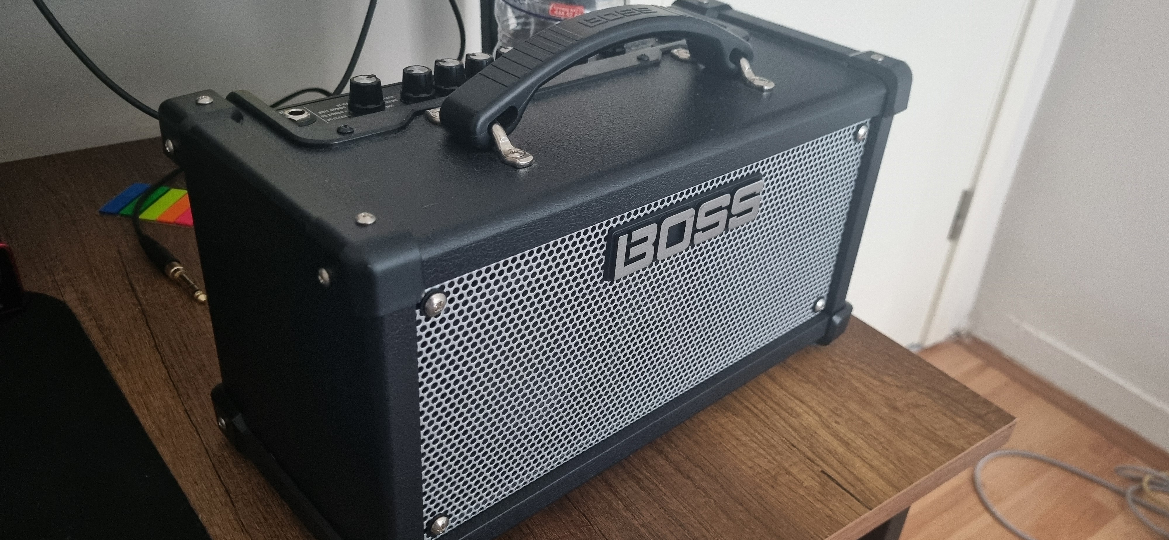 BOSS DUAL CUBE LX Taşınabilir Gitar Amfisi ve Bluetooth Aparatı 1