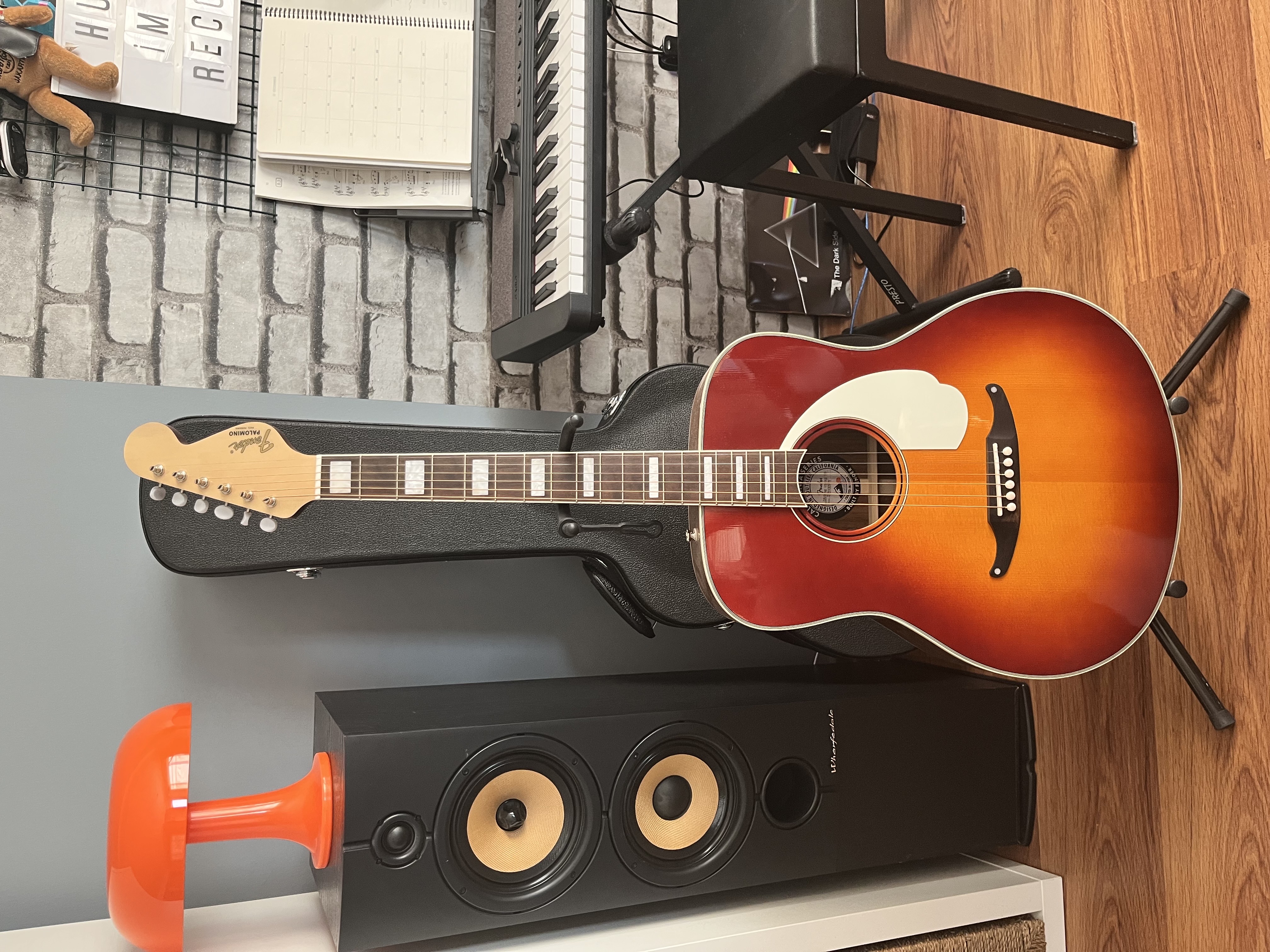 Fender California Vintage Palomino 4