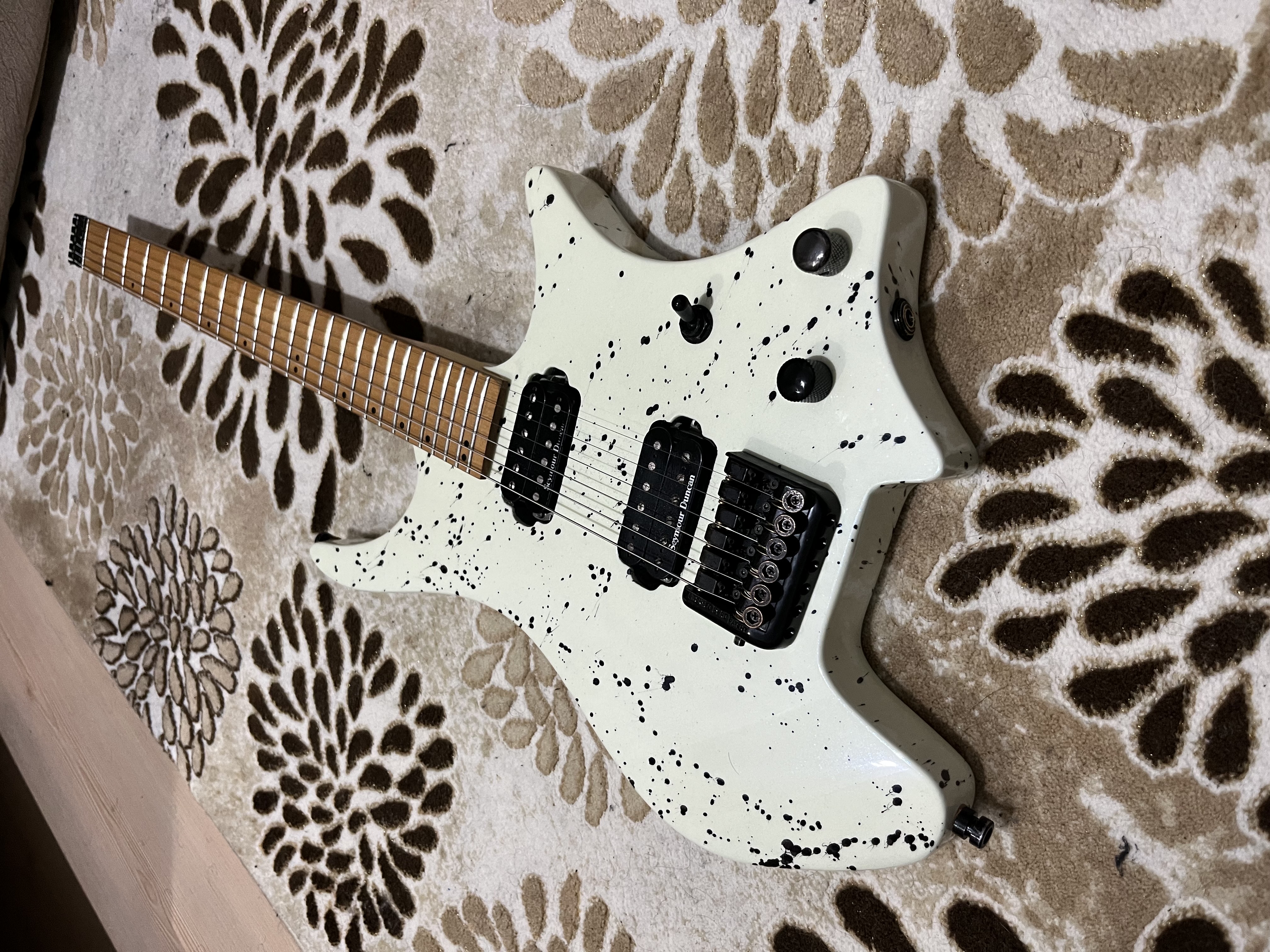 Headless Custom 6 String Elektro Gitar 1