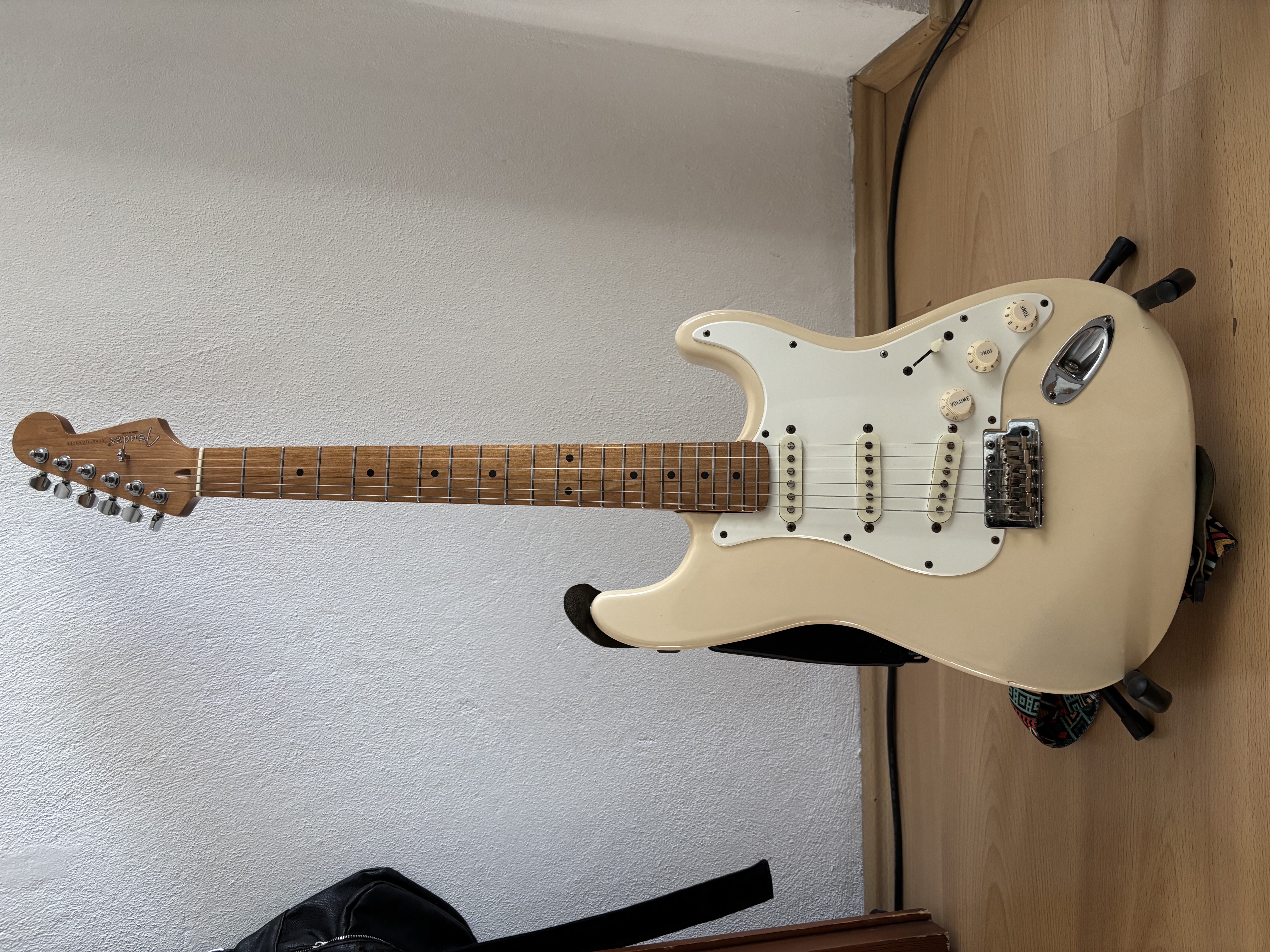 FENDER STRAT MEKSİKA 1