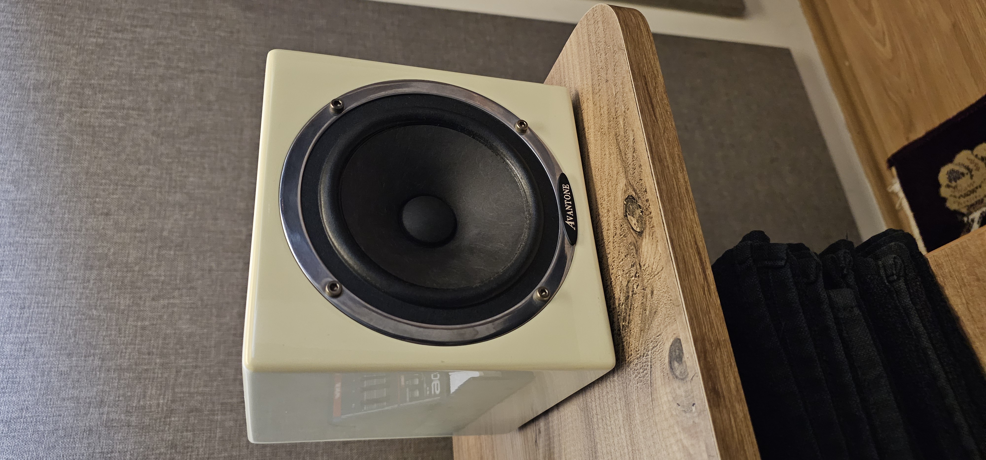 Avantone MixCube (tek) 1