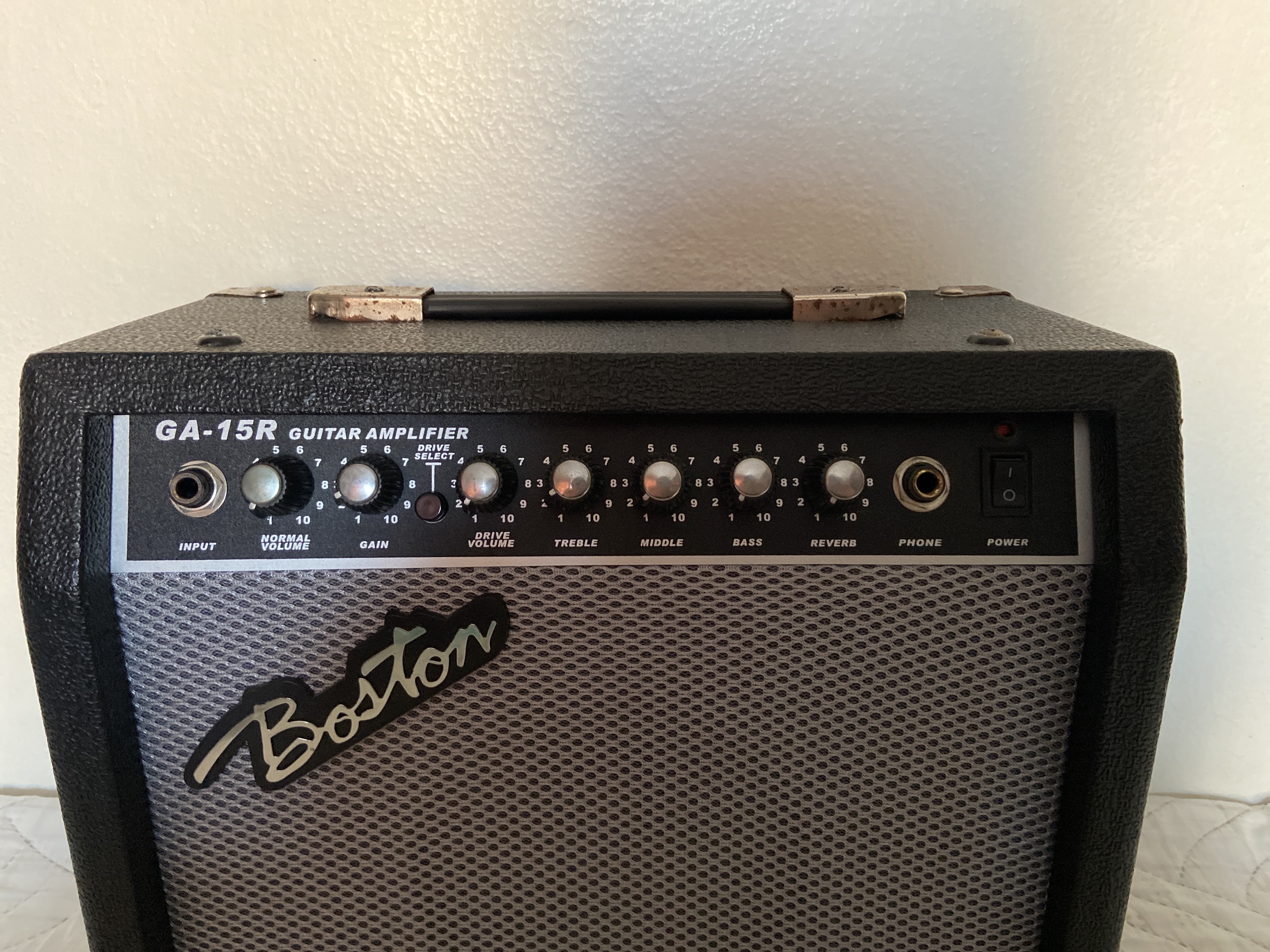 KRAMER FOCUS VT-2115 elektro gitar veBoston GA-15R combo amfi 8