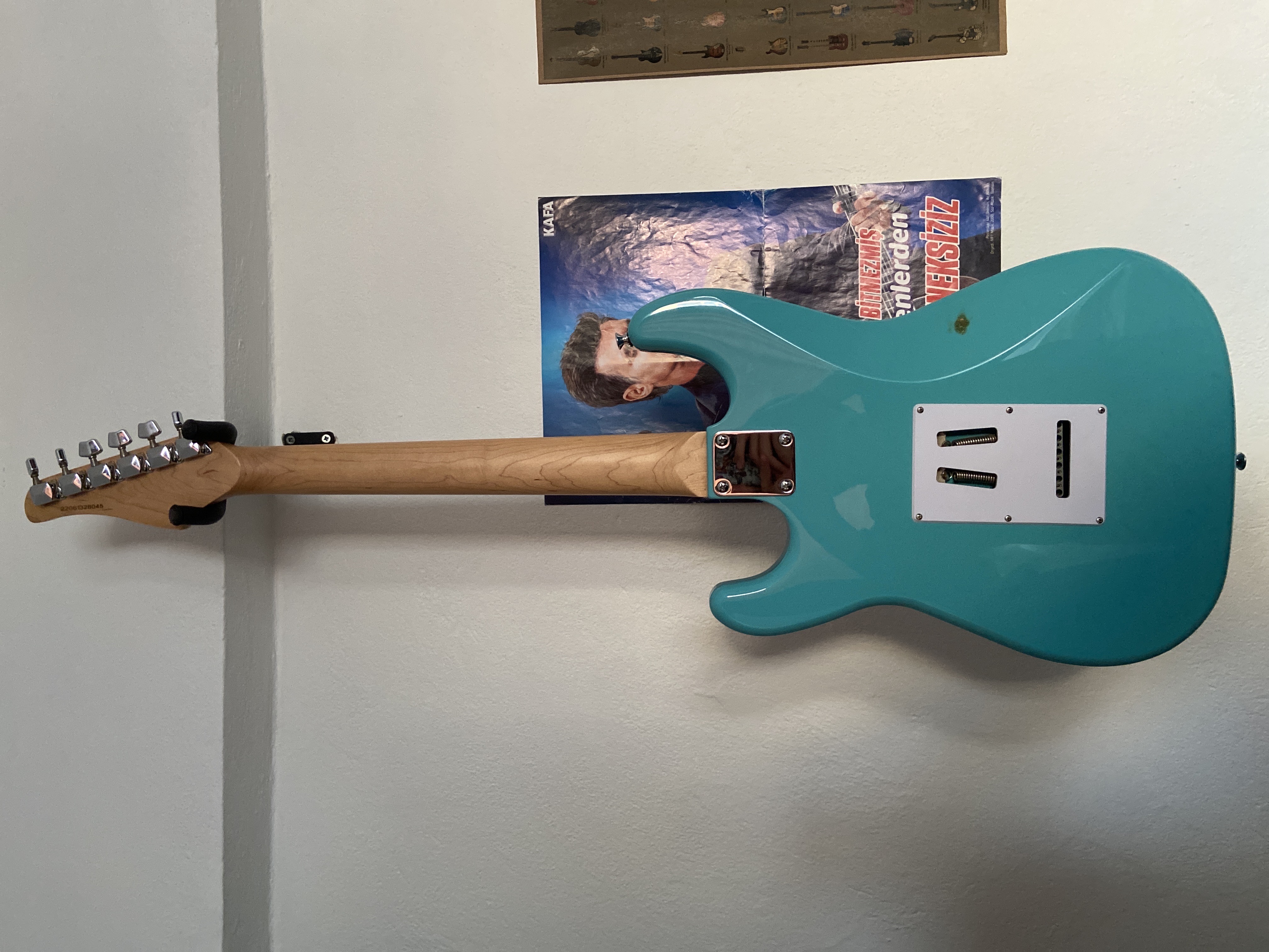 KRAMER FOCUS VT-2115 elektro gitar veBoston GA-15R combo amfi 2