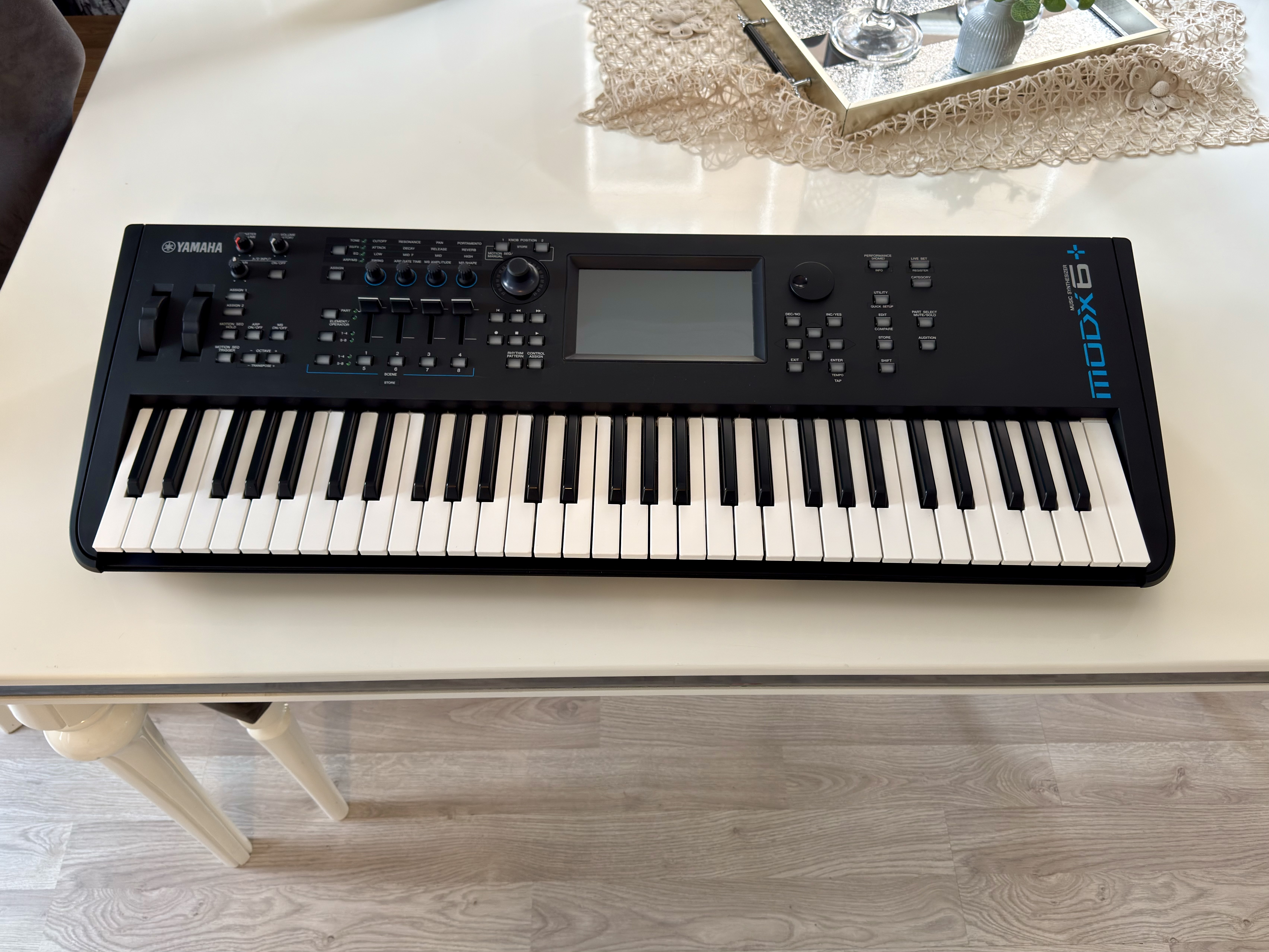 YAMAHA MODX6+ 1