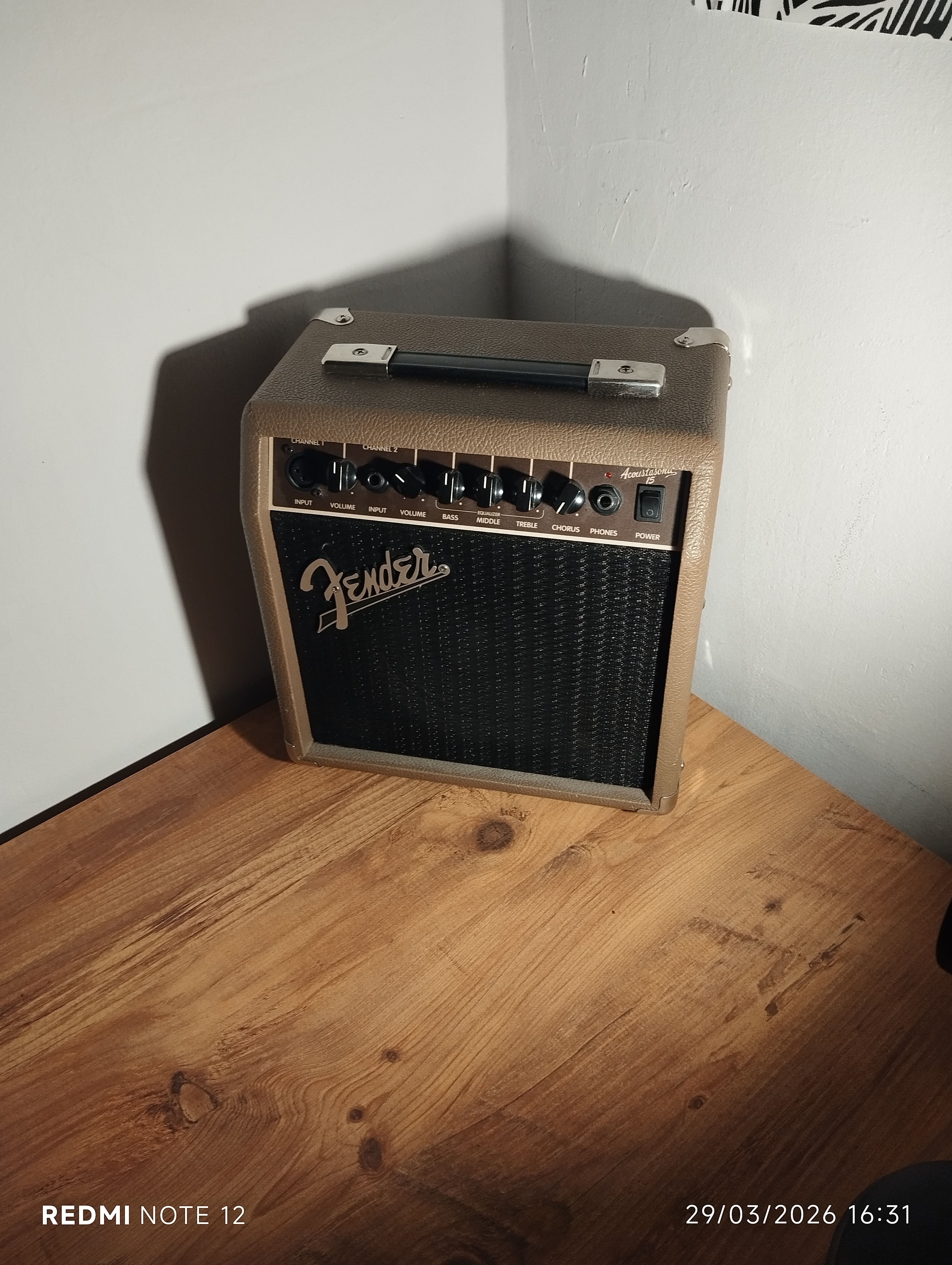 Fender Acoustasonic 15 Akustik Gitar Amfisi ( OLR 26-26033 ) 4
