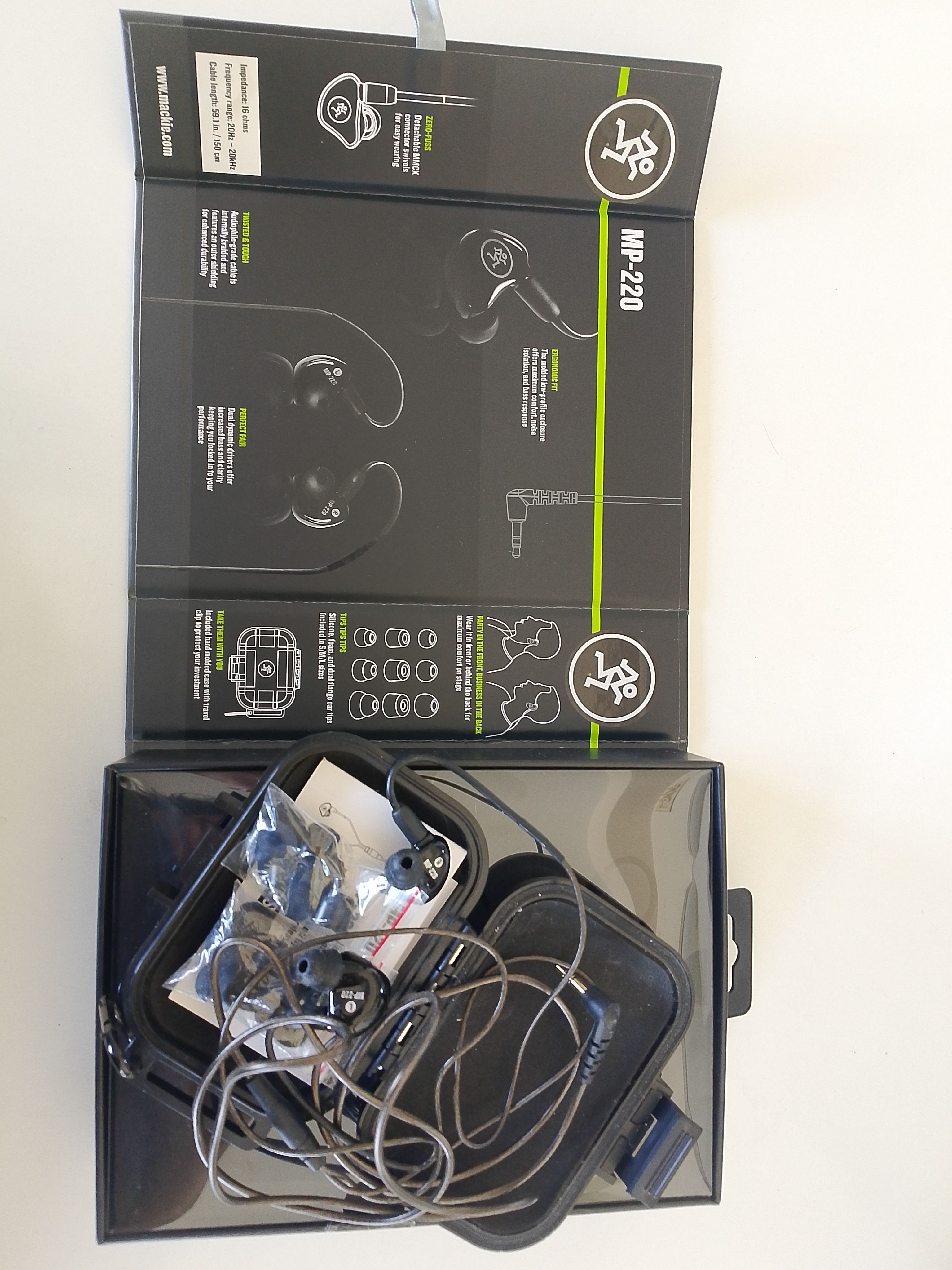 Mackie MP-220 Professional in-ear monitor 2