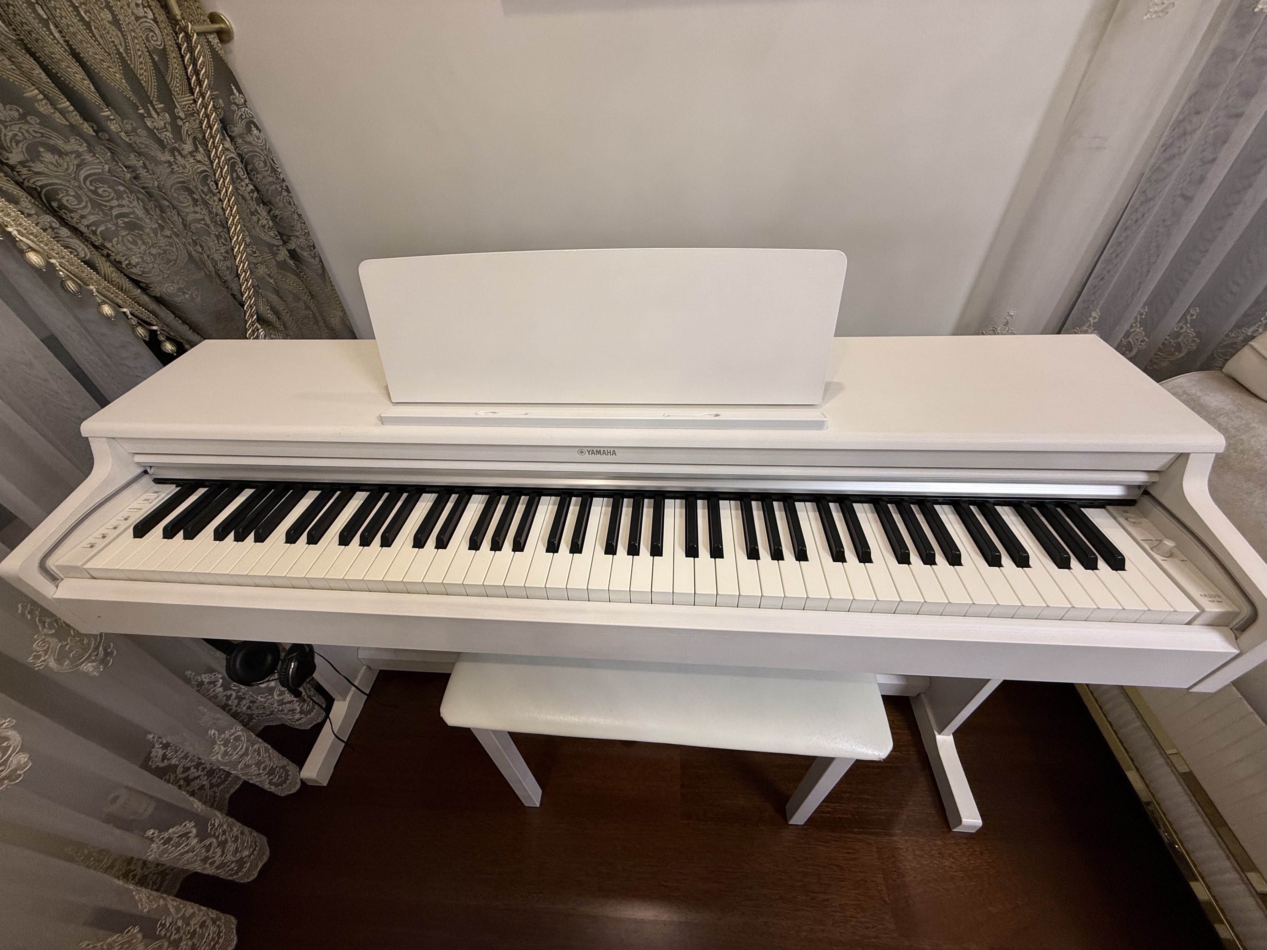 Yamaha Arius YDP 164 WH 4