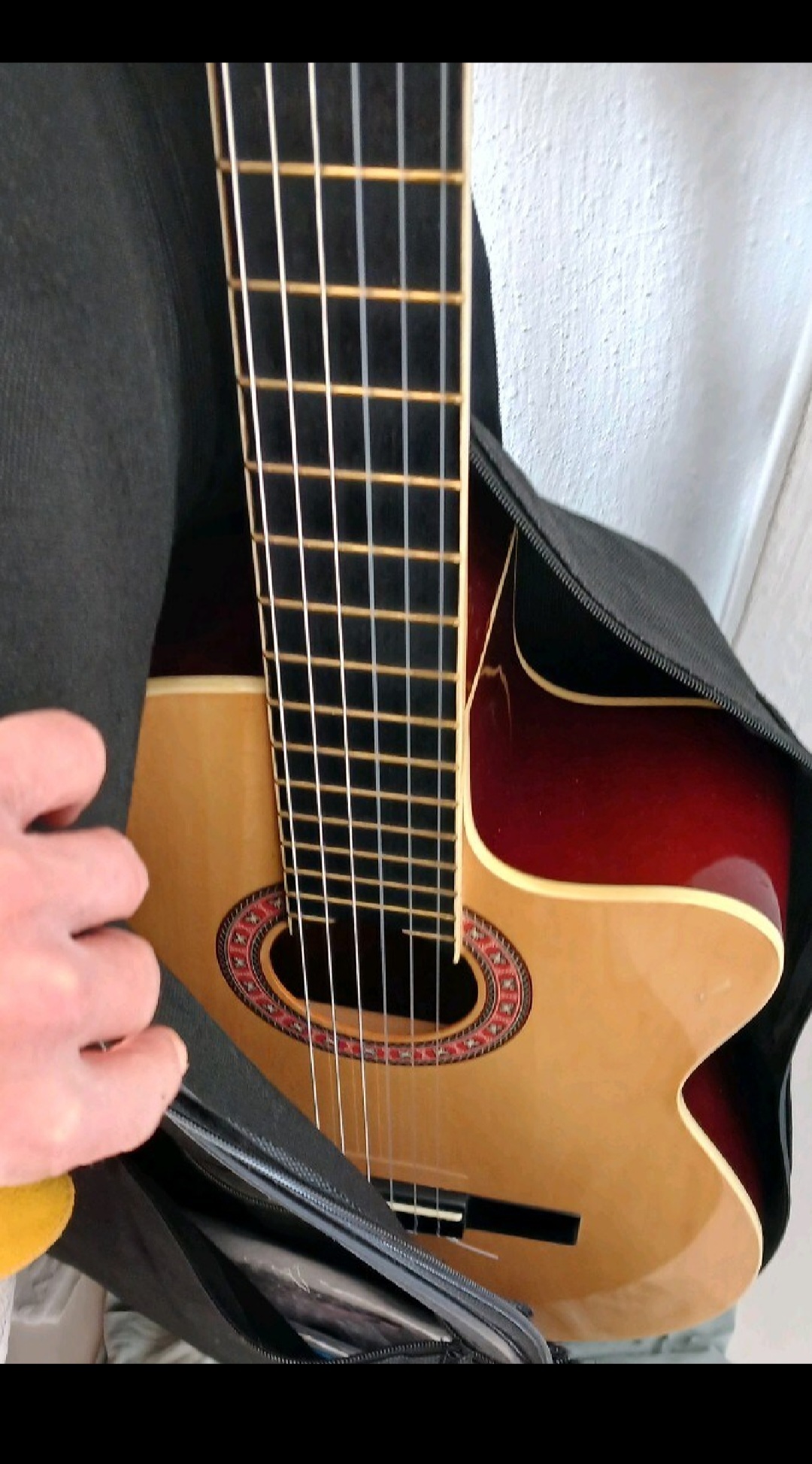 Satılık Yissi Marka, Model:C-91 CN , Maun gövde, Yarım Kasa Klasik Gitar 4