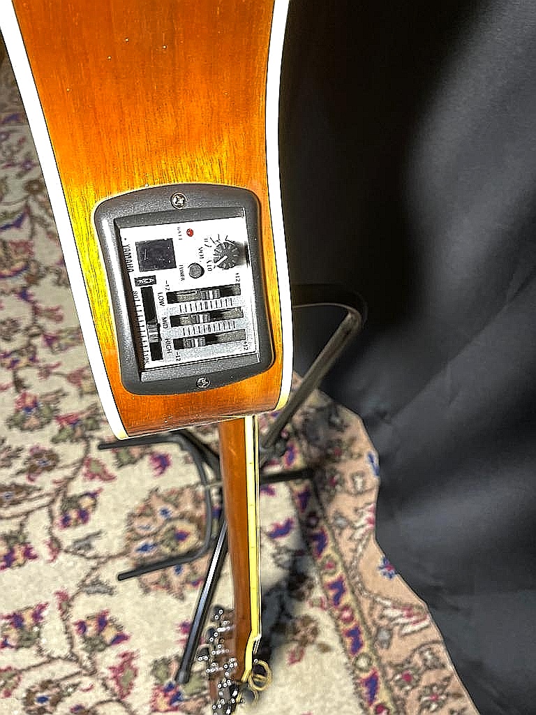 Yamaha APX700 Solak Elektro-Akustik Gitar 9