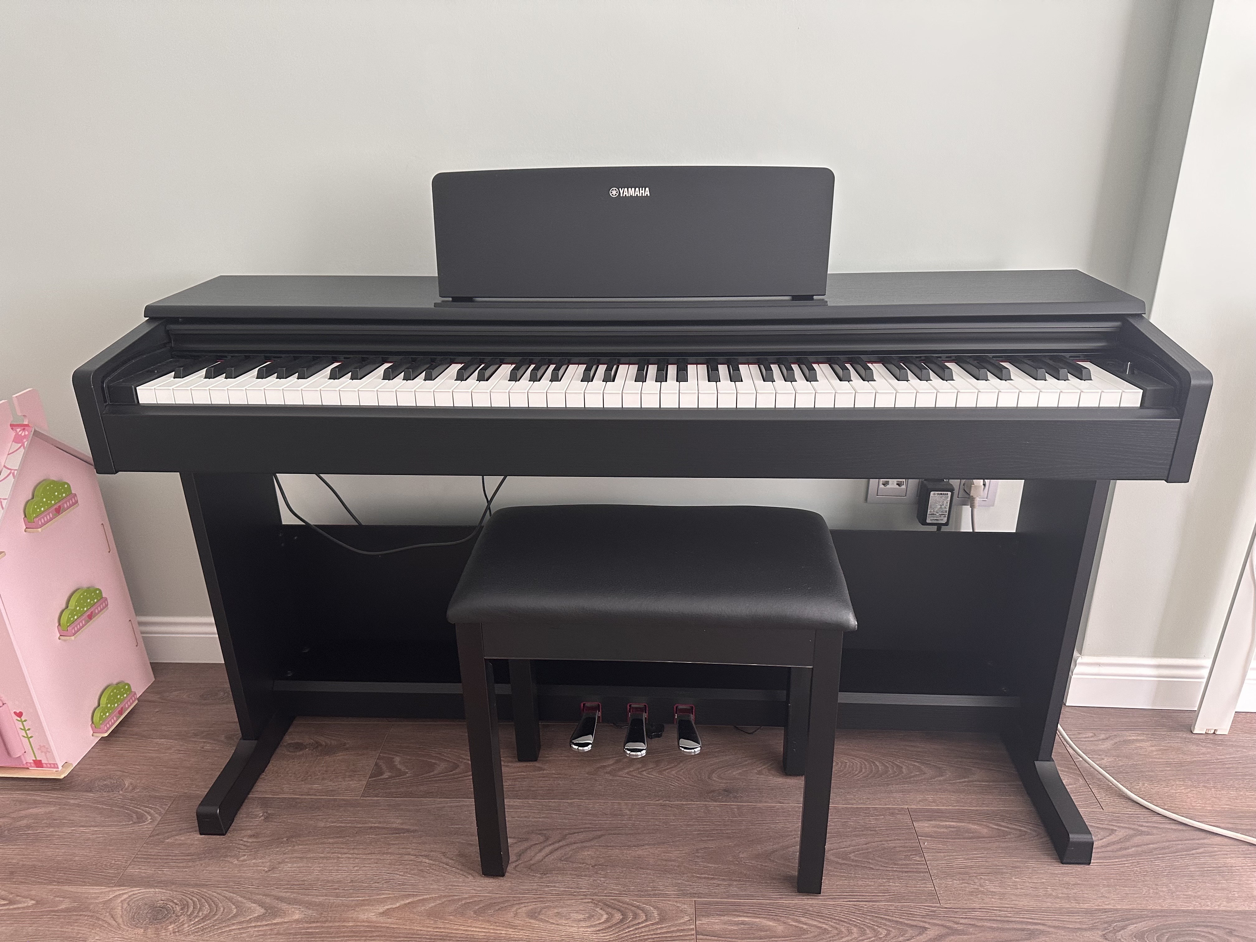 Yamaha YDP105B dijital piyano 1