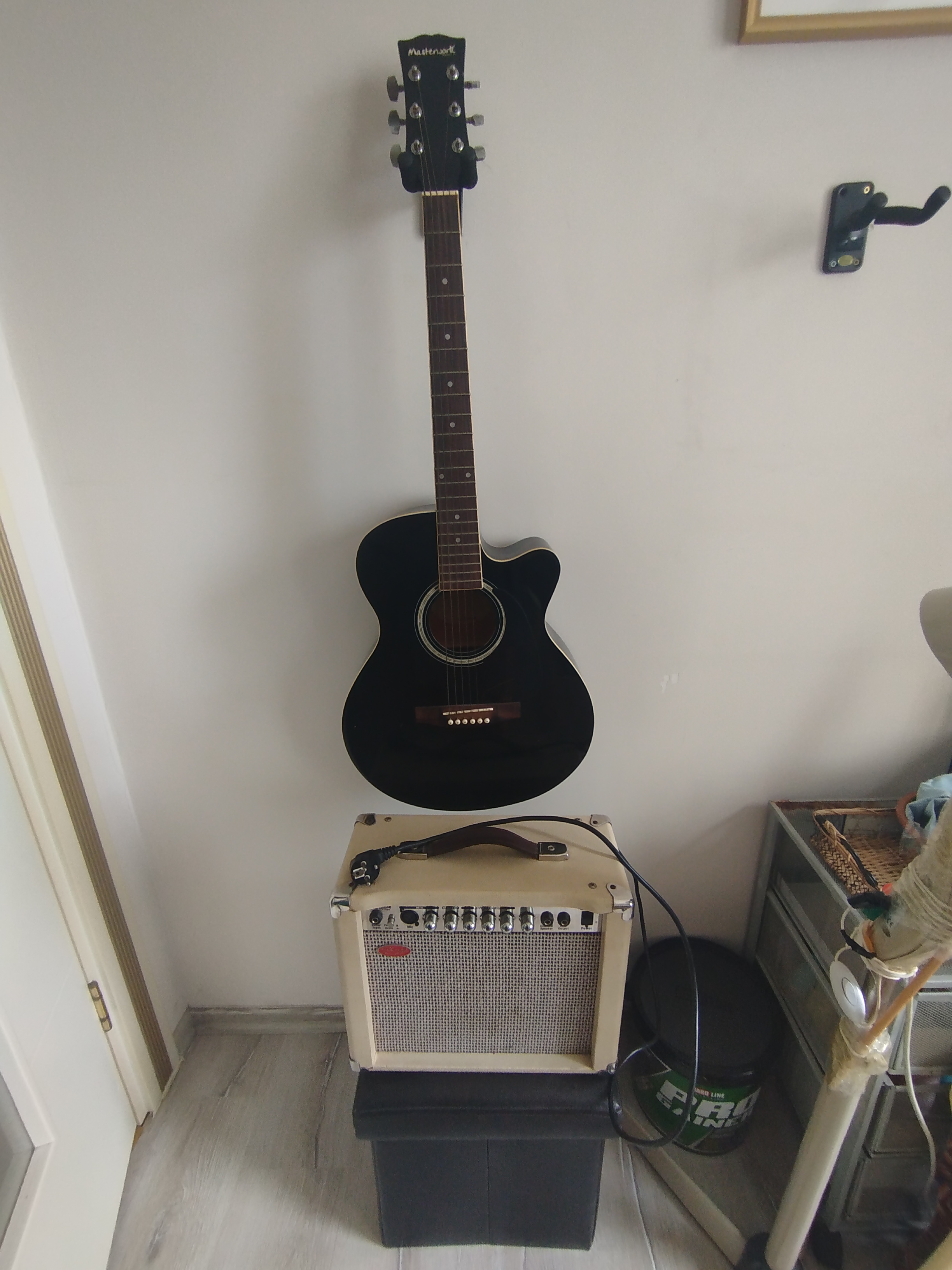 Masterwork MWA4000CE Elektro akustik gitar ve amfi 1